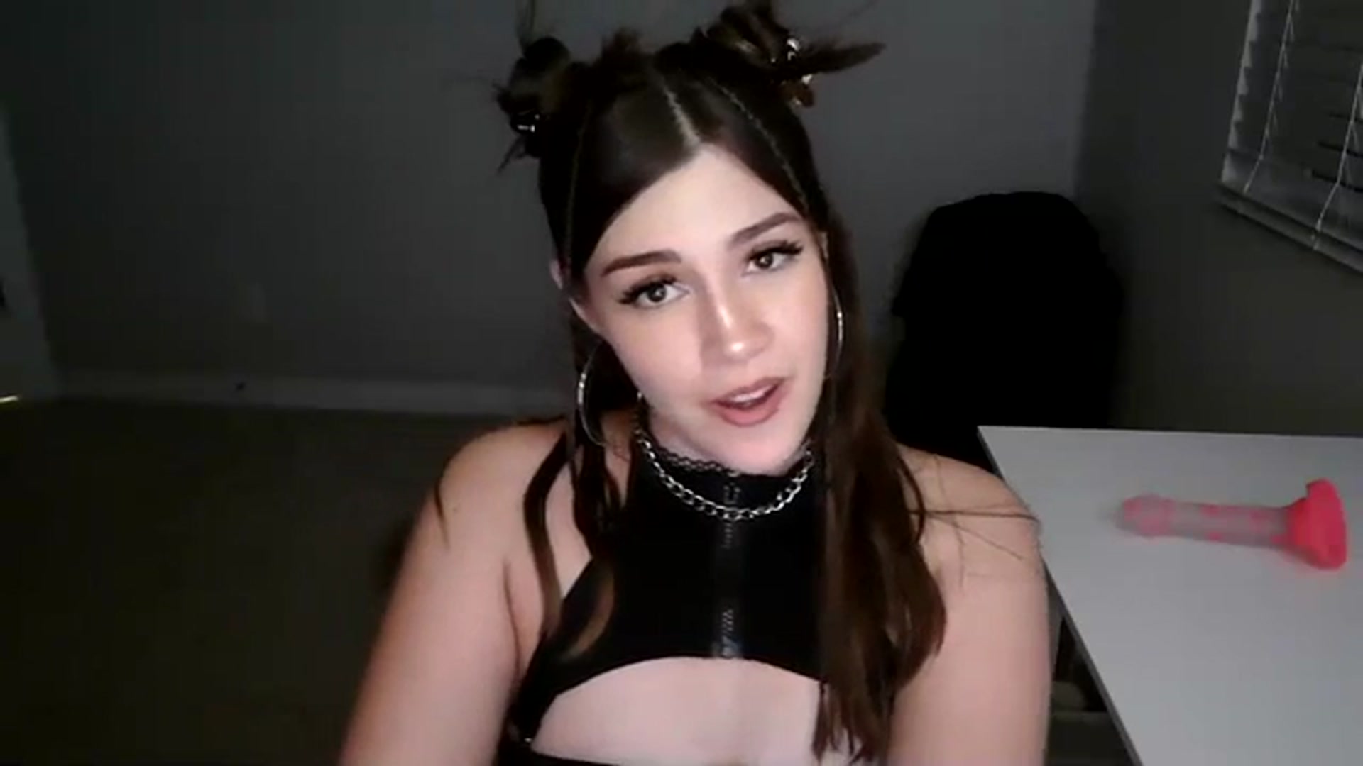 Gallery image thumbnail from Alliecat001's myfreecams stream on, 11/23/2023, 06:42 image 9 of 20