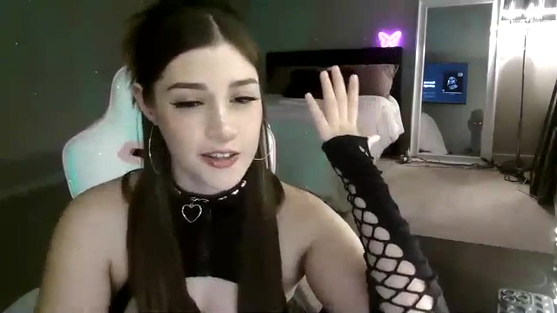 Gallery image thumbnail from Alliecat001's myfreecams stream on, 11/30/2023, 06:53 image 15 of 20