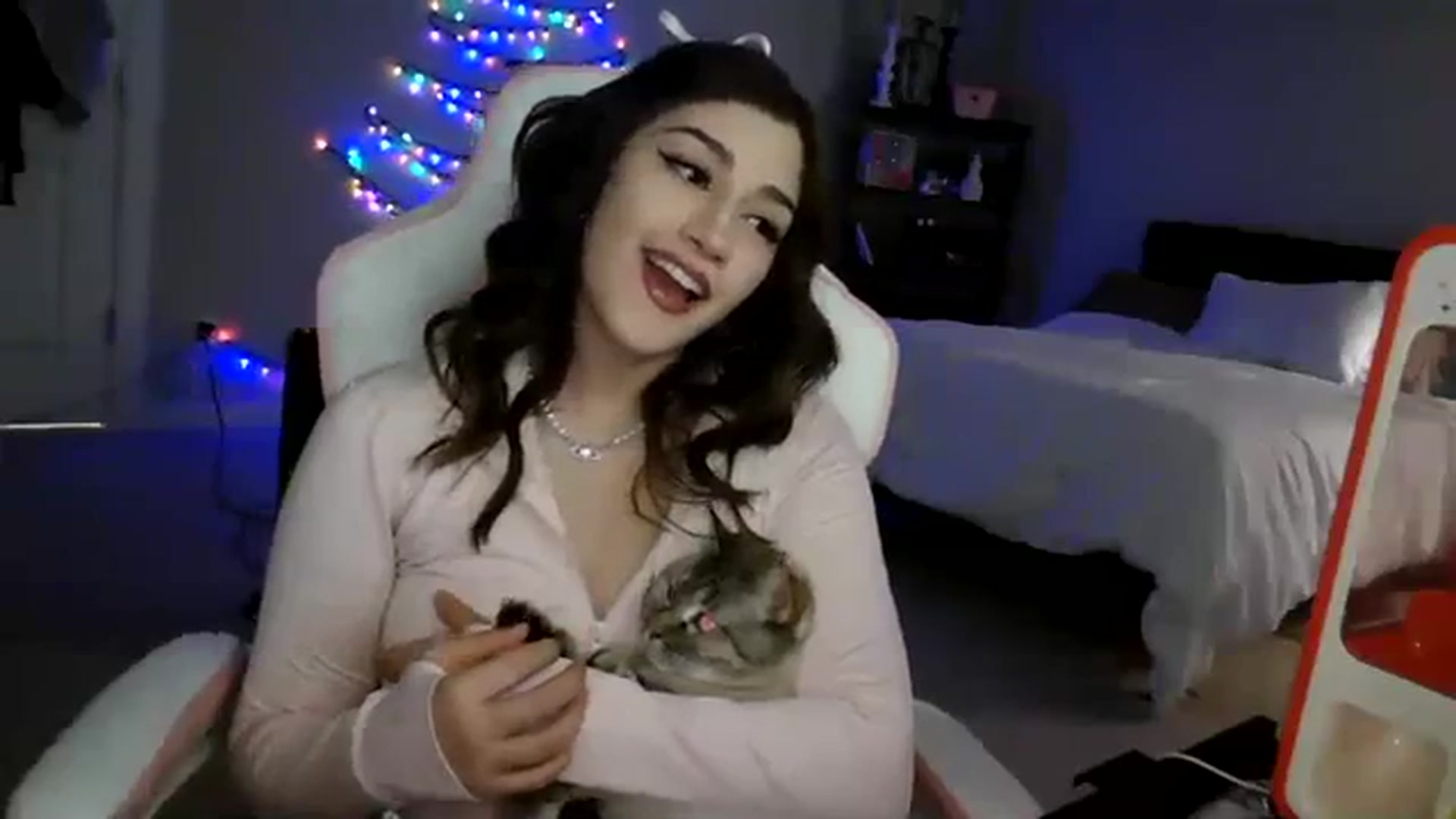Gallery image thumbnail from Alliecat001's myfreecams stream on, 01/04/2024, 05:08 image 7 of 20