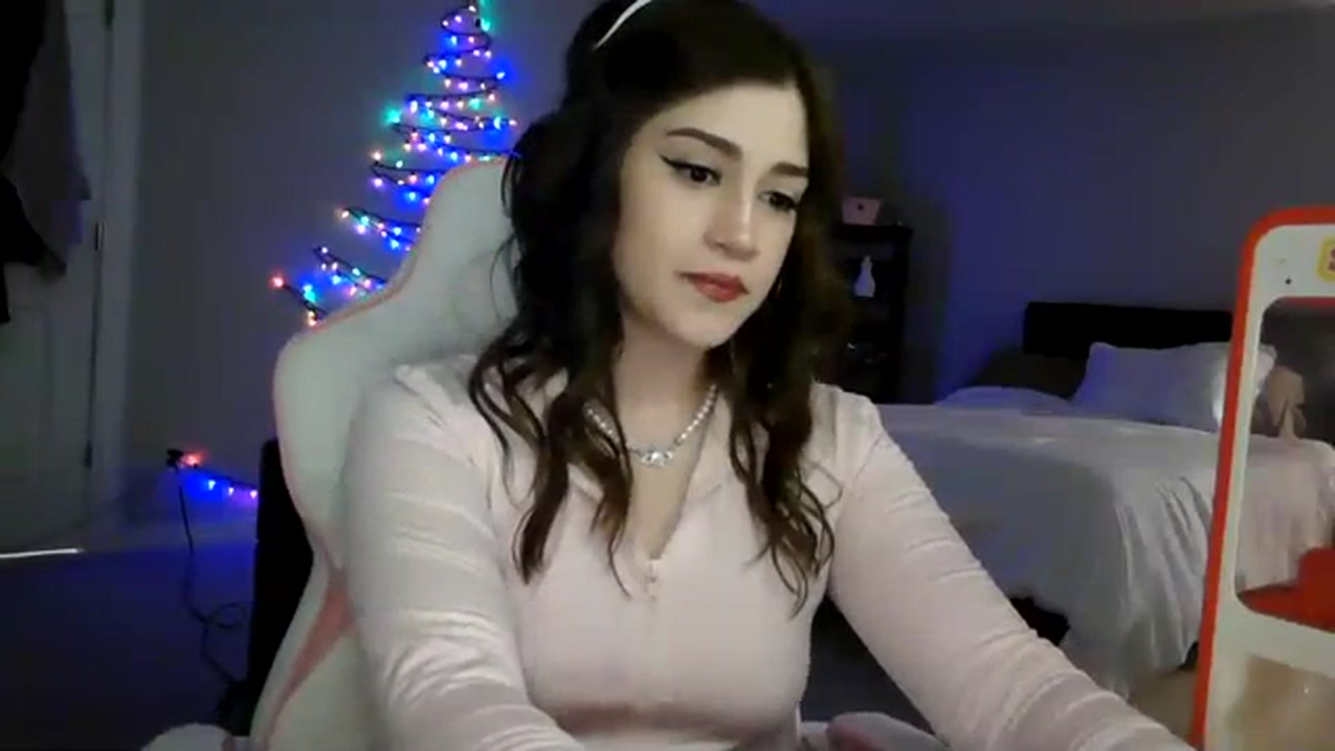 Gallery image thumbnail from Alliecat001's myfreecams stream on, 01/04/2024, 05:08 image 18 of 20