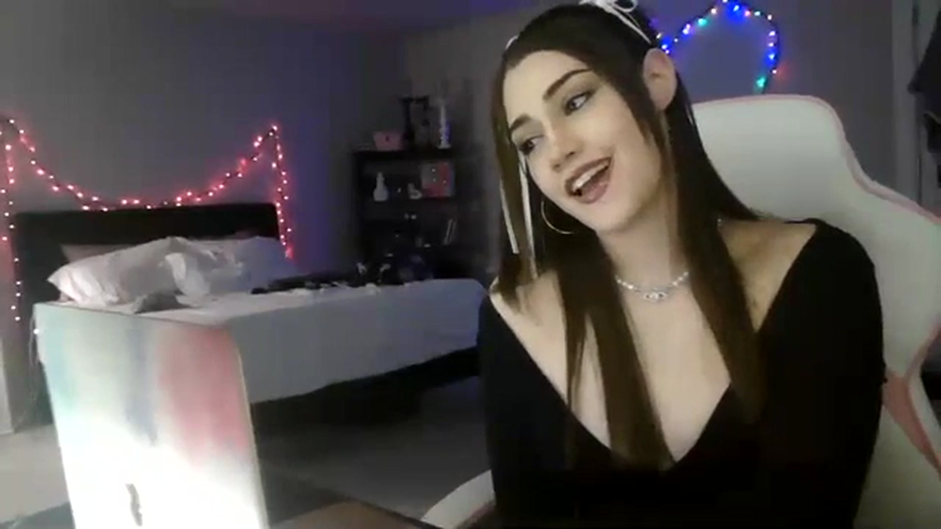Gallery image thumbnail from Alliecat001's myfreecams stream on, 01/18/2024, 01:23 image 5 of 20