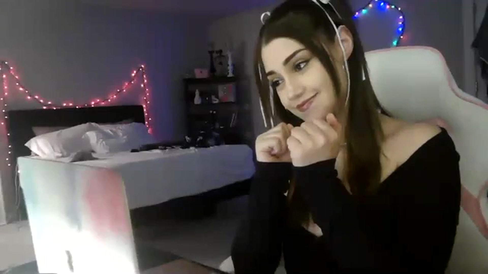 Gallery image thumbnail from Alliecat001's myfreecams stream on, 01/18/2024, 01:23 image 3 of 20