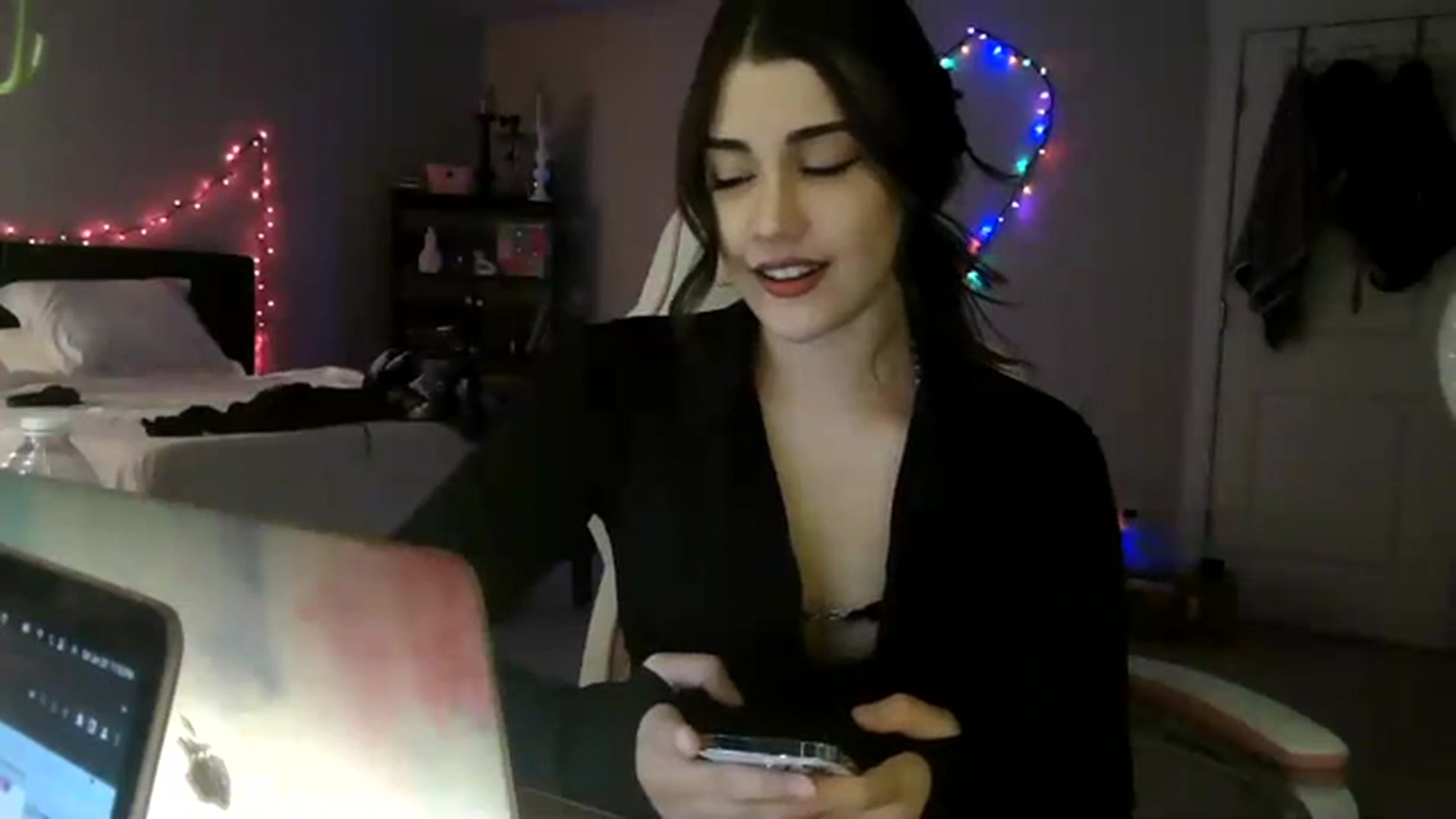 Gallery image thumbnail from Alliecat001's myfreecams stream on, 01/21/2024, 08:44 image 3 of 20