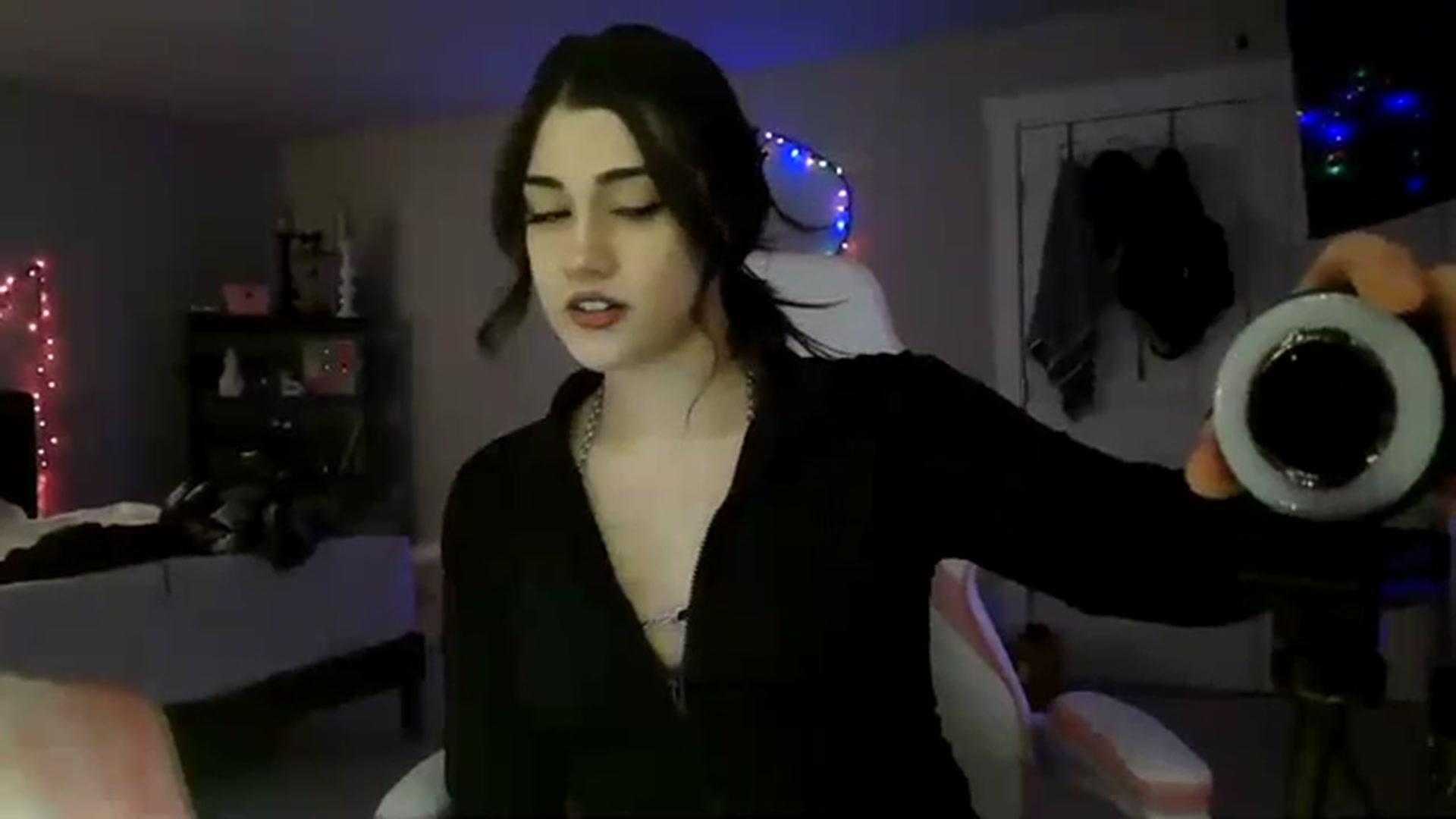 Gallery image thumbnail from Alliecat001's myfreecams stream on, 01/21/2024, 08:44 image 9 of 20