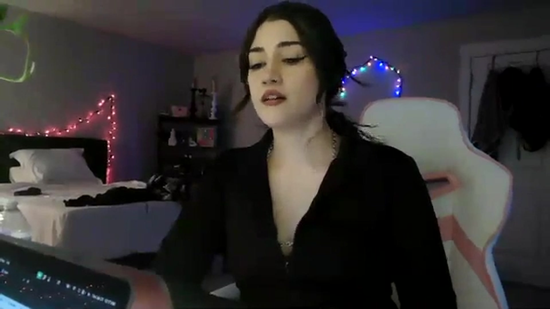 Gallery image thumbnail from Alliecat001's myfreecams stream on, 01/21/2024, 08:44 image 14 of 20