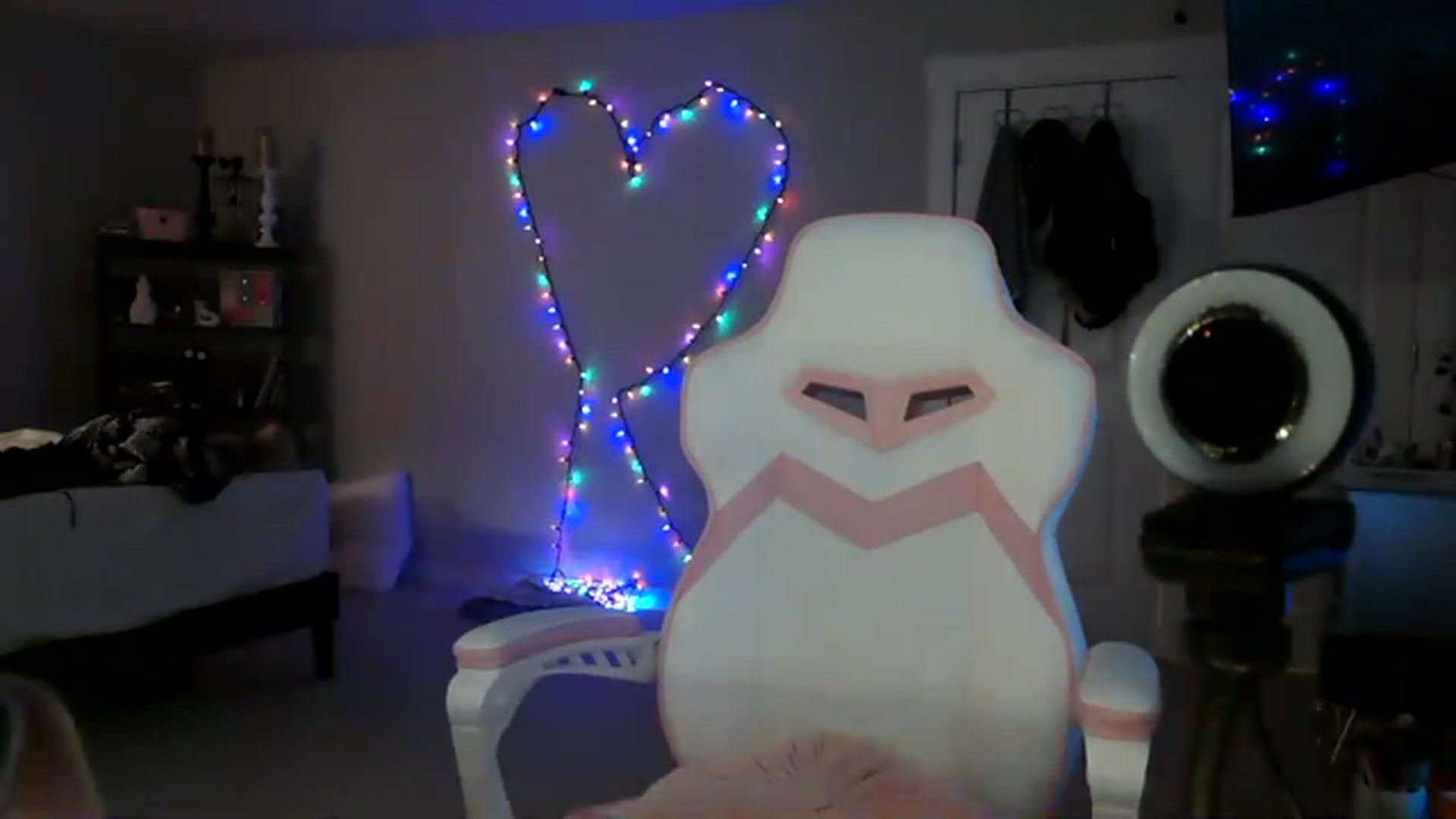 Gallery image thumbnail from Alliecat001's myfreecams stream on, 01/21/2024, 08:44 image 18 of 20