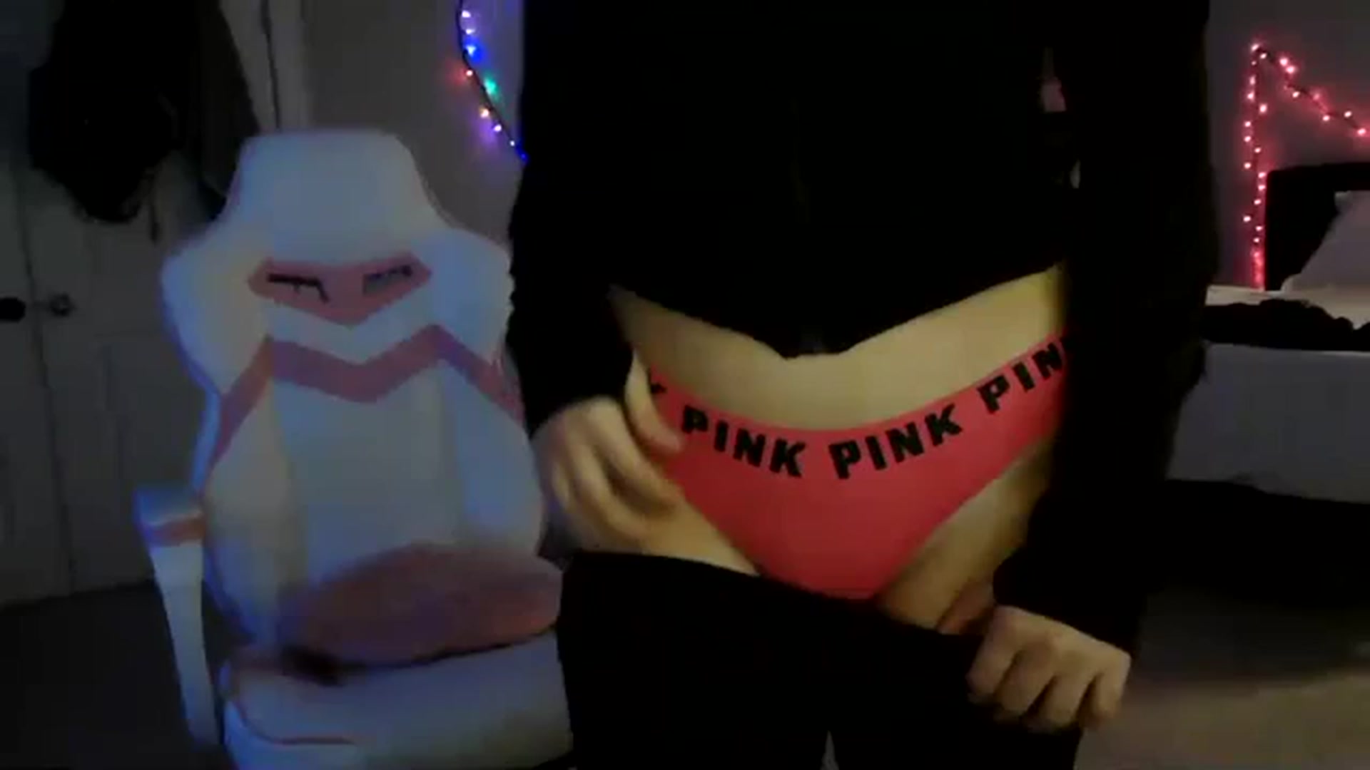 Gallery image thumbnail from Alliecat001's myfreecams stream on, 01/21/2024, 08:44 image 12 of 20