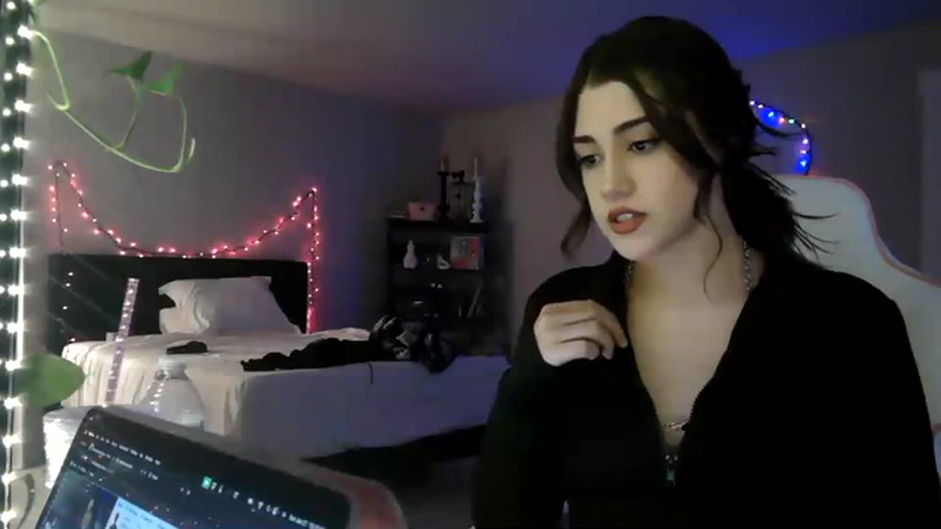Gallery image thumbnail from Alliecat001's myfreecams stream on, 01/21/2024, 08:44 image 13 of 20