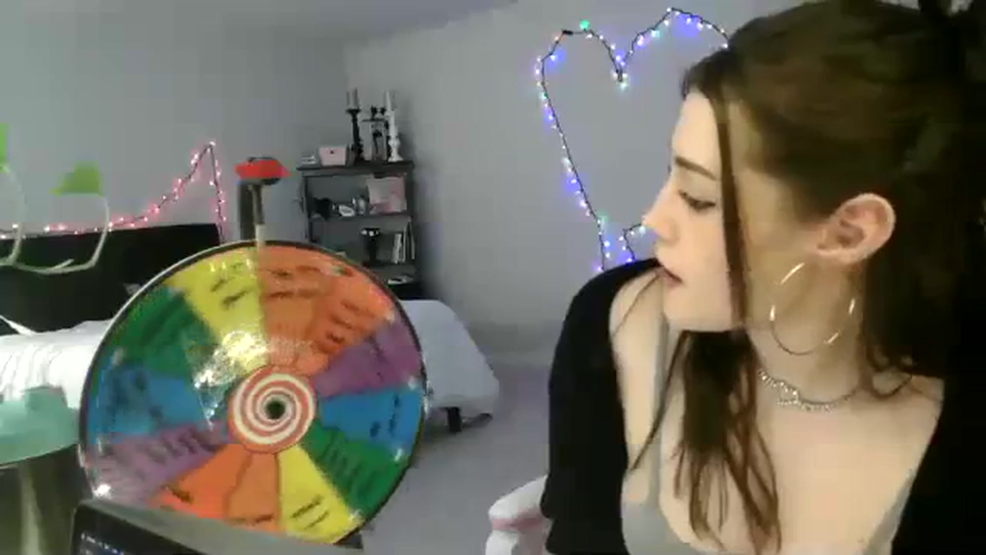 Gallery image thumbnail from Alliecat001's myfreecams stream on, 02/27/2024, 24:50 image 14 of 20