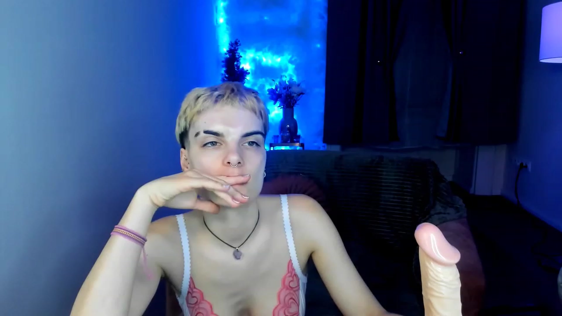 Gallery image thumbnail from AllieeSmith's myfreecams stream on, 11/16/2022, 20:26 image 9 of 20