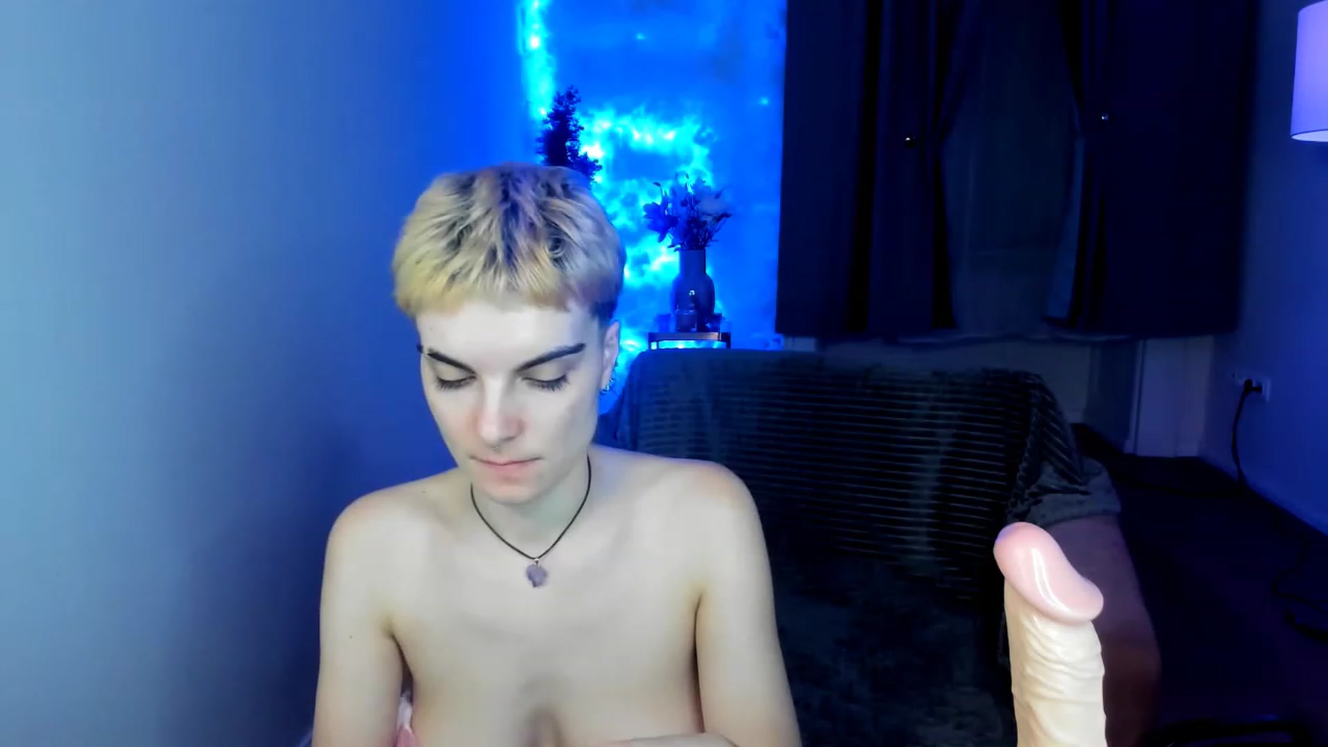 Gallery image thumbnail from AllieeSmith's myfreecams stream on, 11/16/2022, 20:26 image 5 of 20