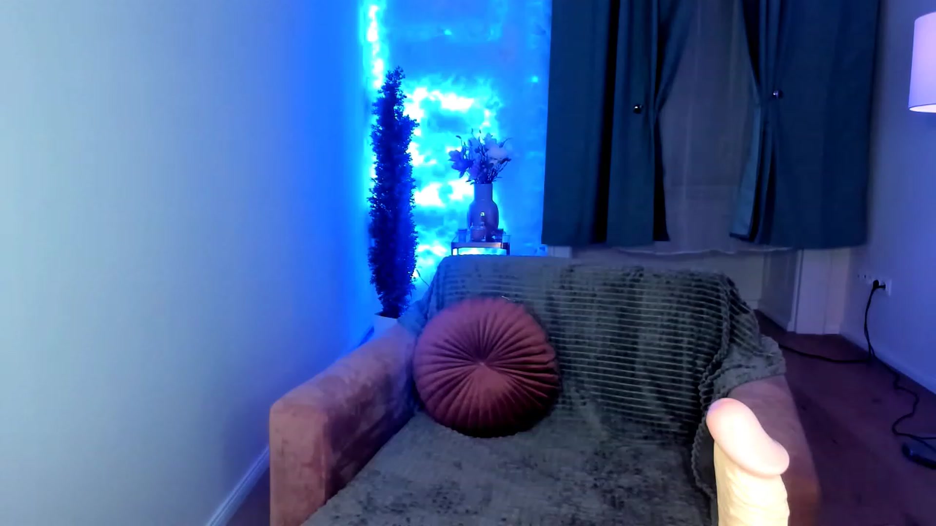 Gallery image thumbnail from AllieeSmith's myfreecams stream on, 11/16/2022, 20:26 image 16 of 20