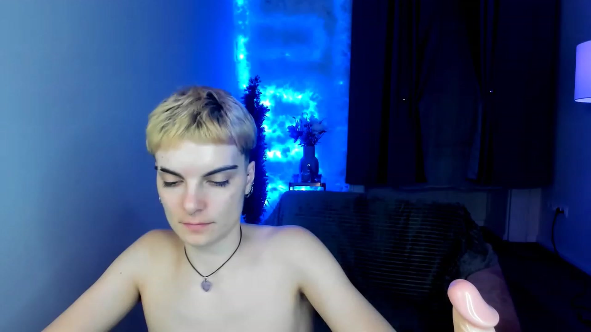 Gallery image thumbnail from AllieeSmith's myfreecams stream on, 11/16/2022, 21:36 image 8 of 20
