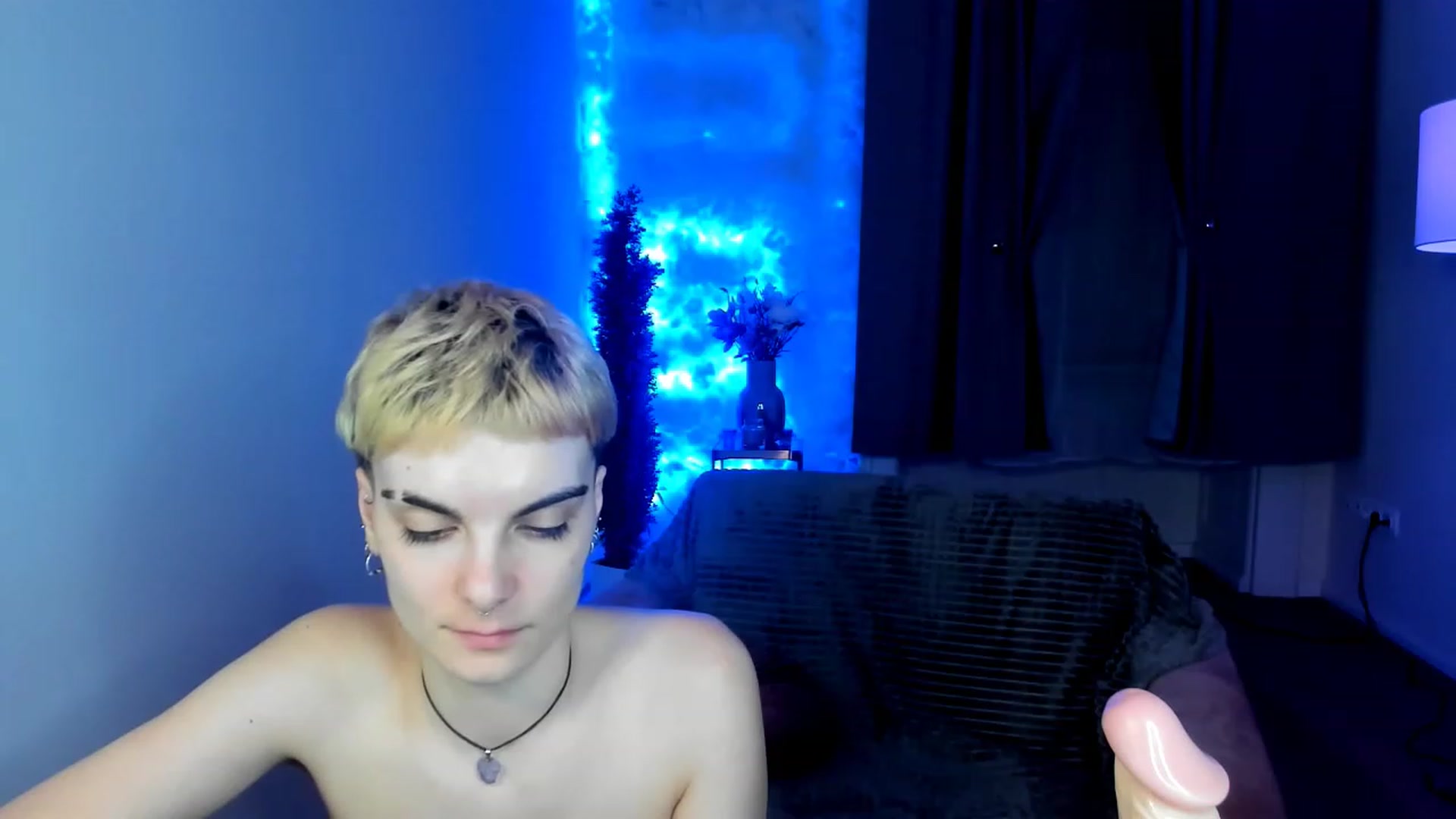 Gallery image thumbnail from AllieeSmith's myfreecams stream on, 11/16/2022, 21:36 image 4 of 20