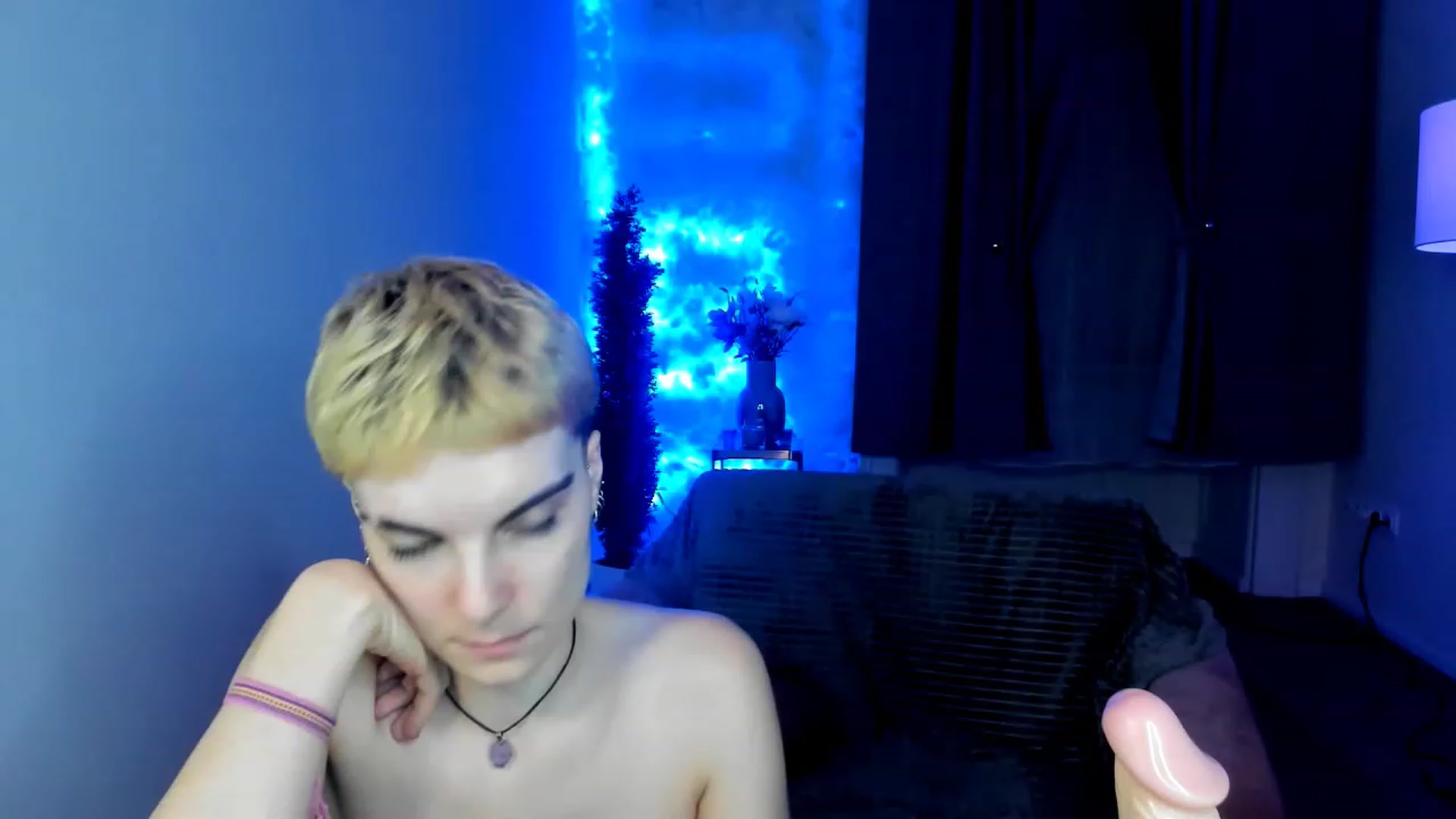 Gallery image thumbnail from AllieeSmith's myfreecams stream on, 11/16/2022, 21:36 image 3 of 20