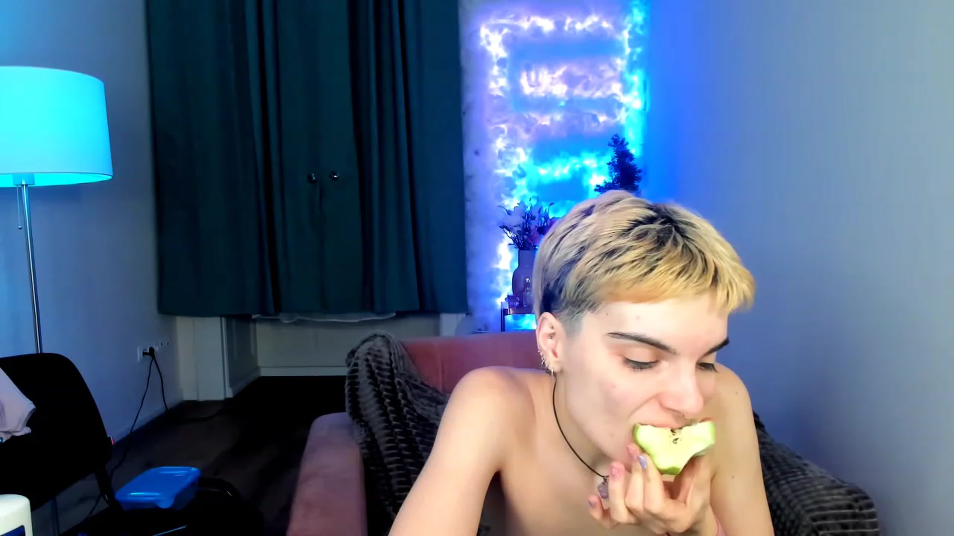 Gallery image thumbnail from AllieeSmith's myfreecams stream on, 11/25/2022, 03:32 image 15 of 20