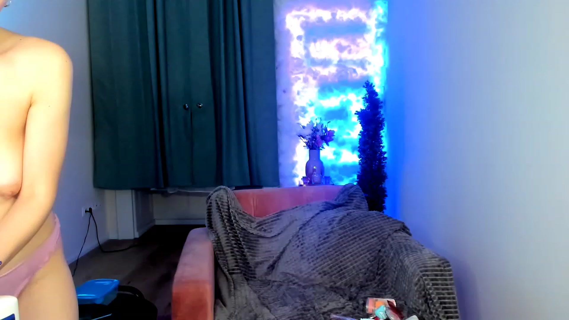 Gallery image thumbnail from AllieeSmith's myfreecams stream on, 11/25/2022, 03:32 image 18 of 20