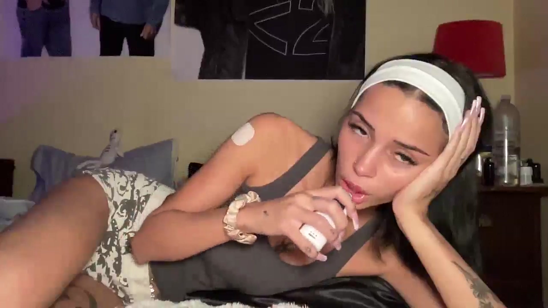 Gallery image thumbnail from Alliefrost's myfreecams stream on, 10/25/2025, 03:44 image 14 of 20