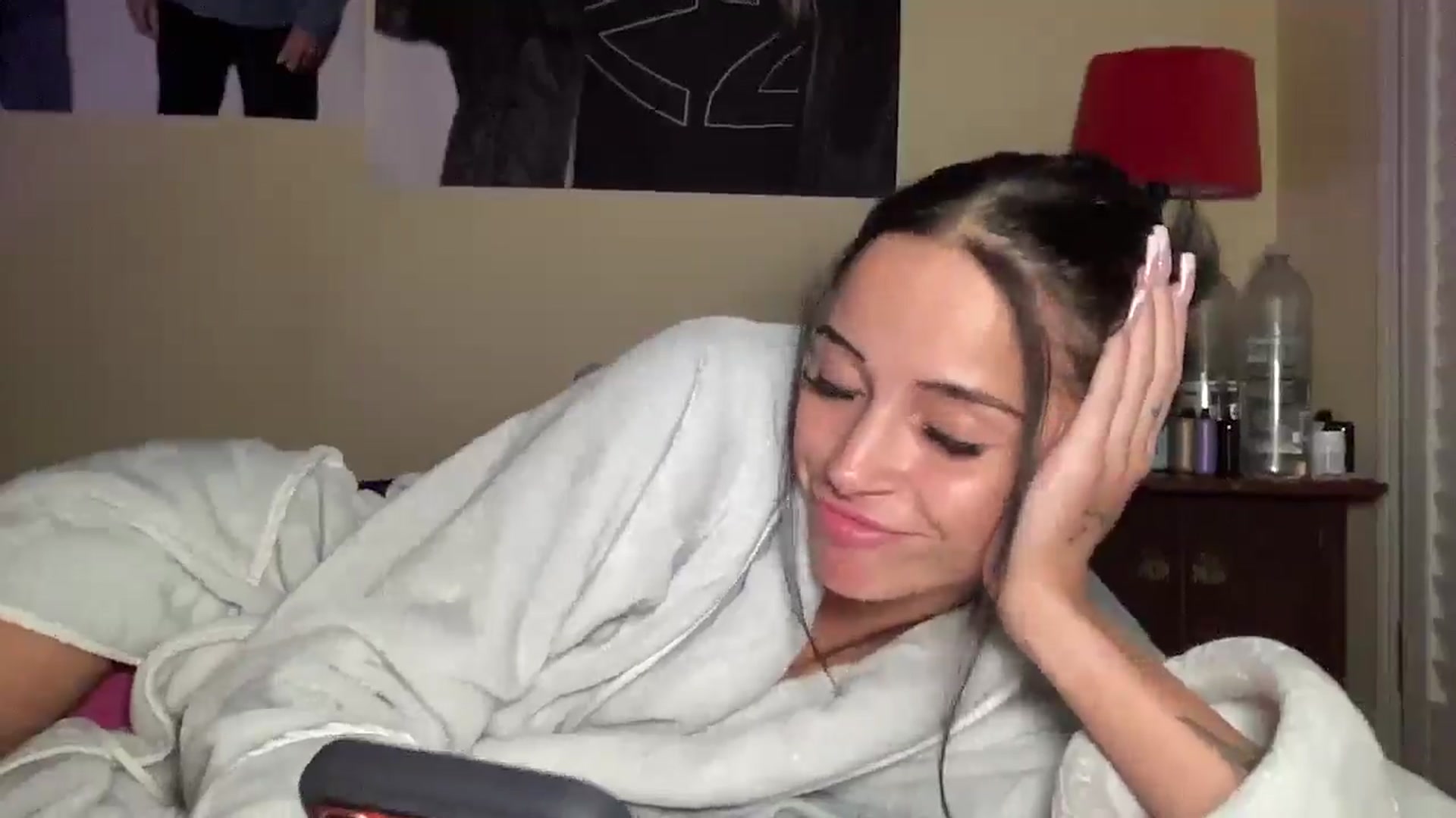 Gallery image thumbnail from Alliefrost's myfreecams stream on, 10/27/2025, 02:56 image 8 of 20