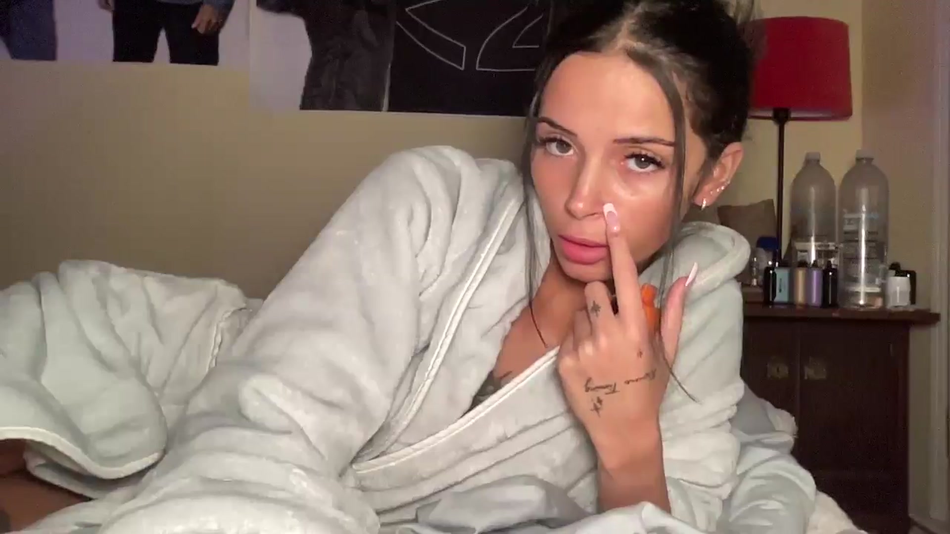 Gallery image thumbnail from Alliefrost's myfreecams stream on, 10/27/2025, 05:06 image 10 of 20
