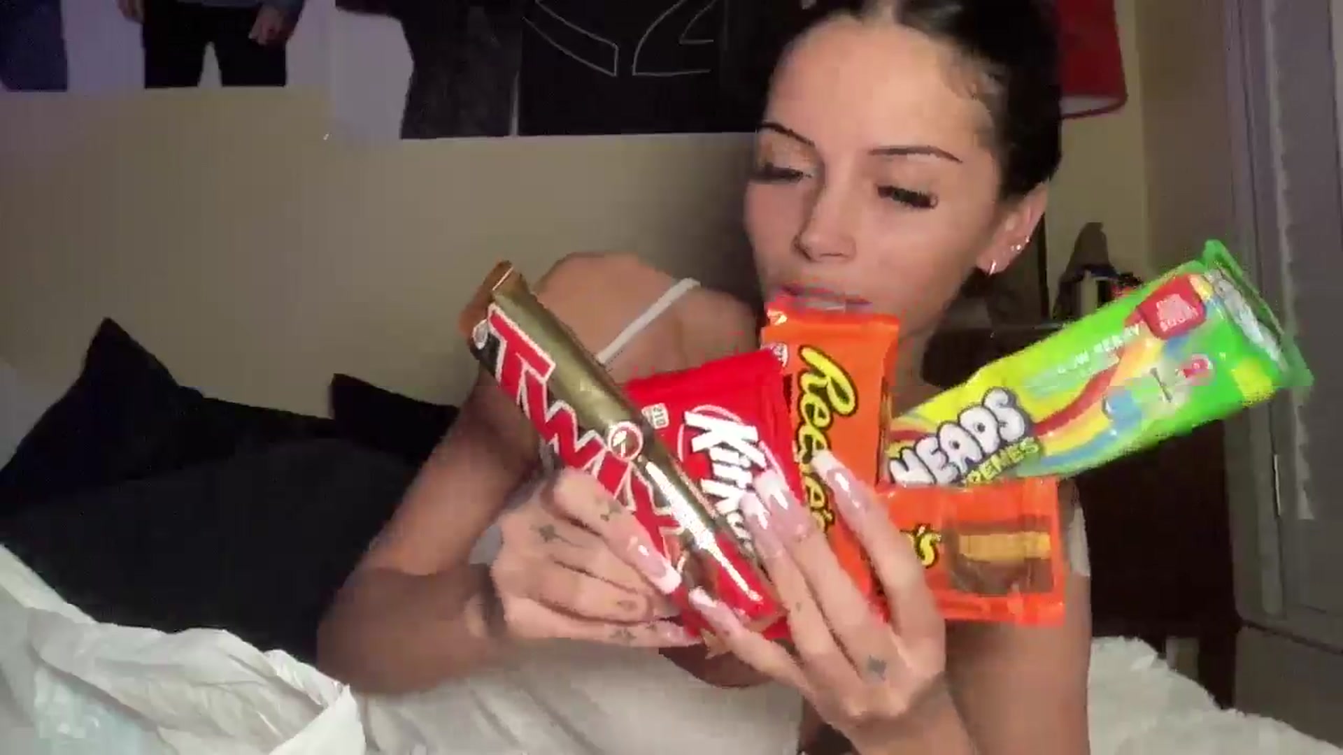 Gallery image thumbnail from Alliefrost's myfreecams stream on, 11/03/2025, 04:11 image 10 of 20