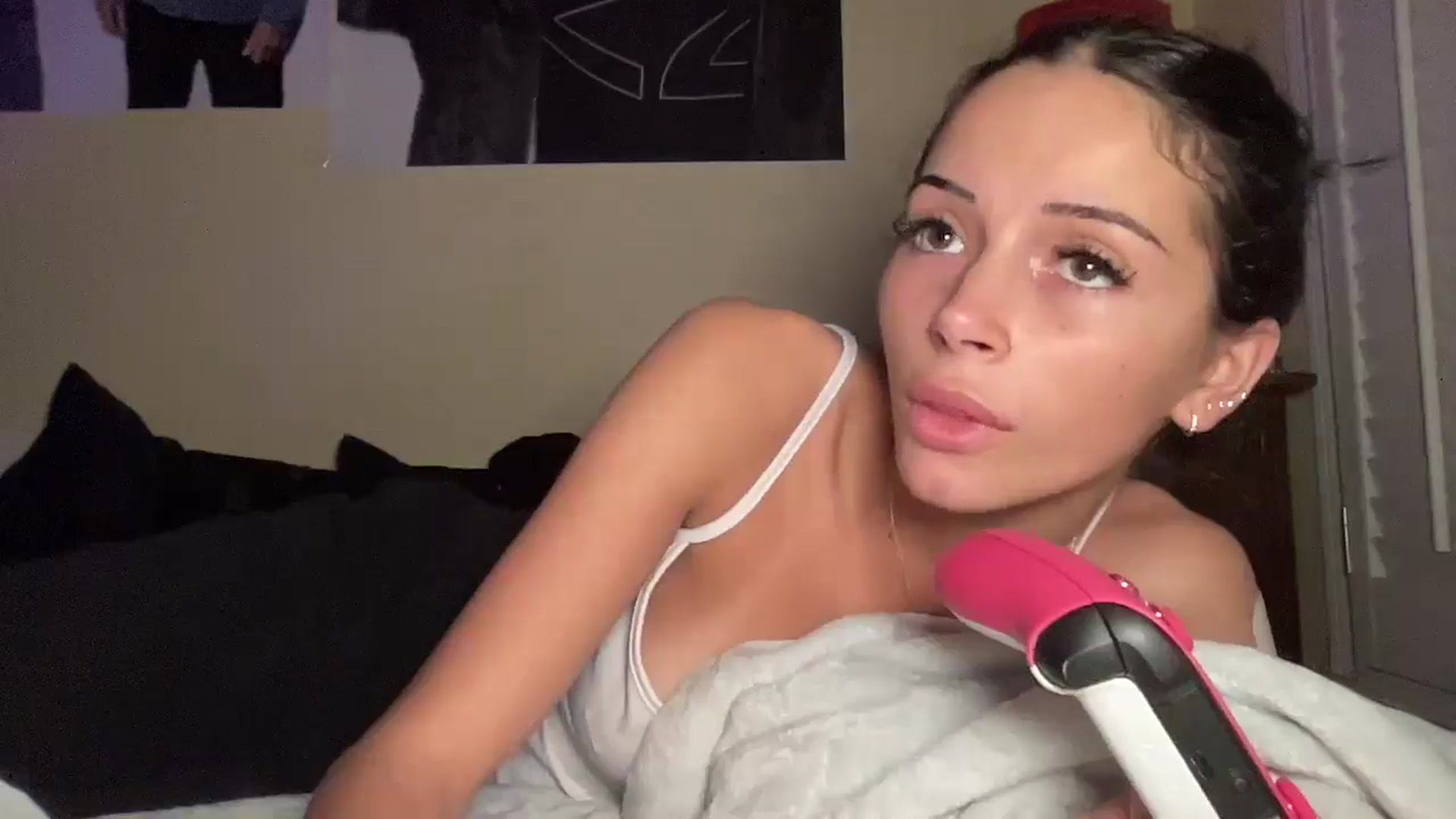 Gallery image thumbnail from Alliefrost's myfreecams stream on, 11/03/2025, 04:51 image 12 of 20