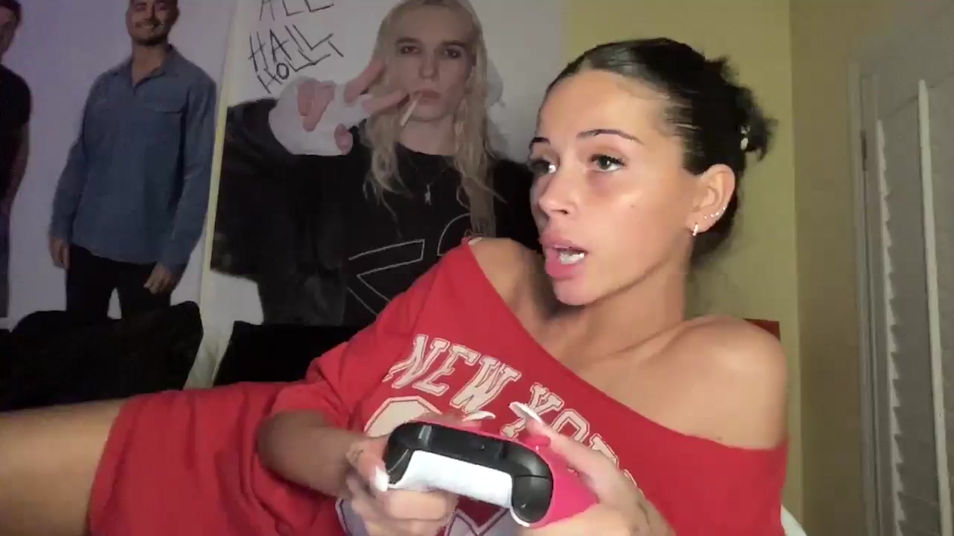 Gallery image thumbnail from Alliefrost's myfreecams stream on, 11/09/2025, 24:41 image 7 of 20