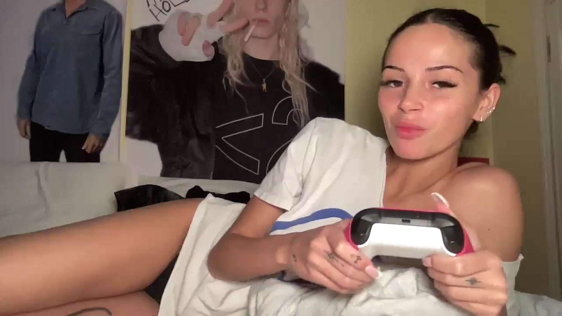 Gallery image thumbnail from Alliefrost's myfreecams stream on, 11/10/2025, 04:53 image 9 of 20
