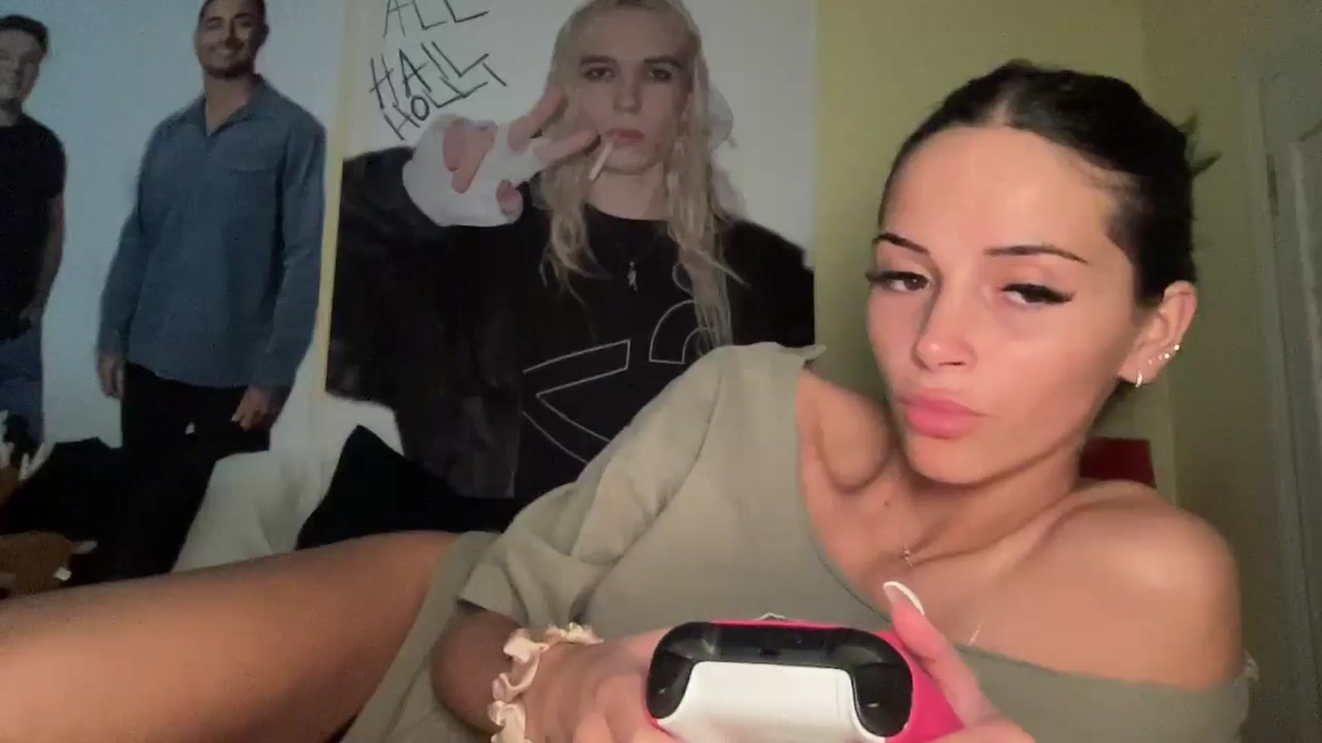 Gallery image thumbnail from Alliefrost's myfreecams stream on, 11/11/2025, 03:08 image 5 of 20