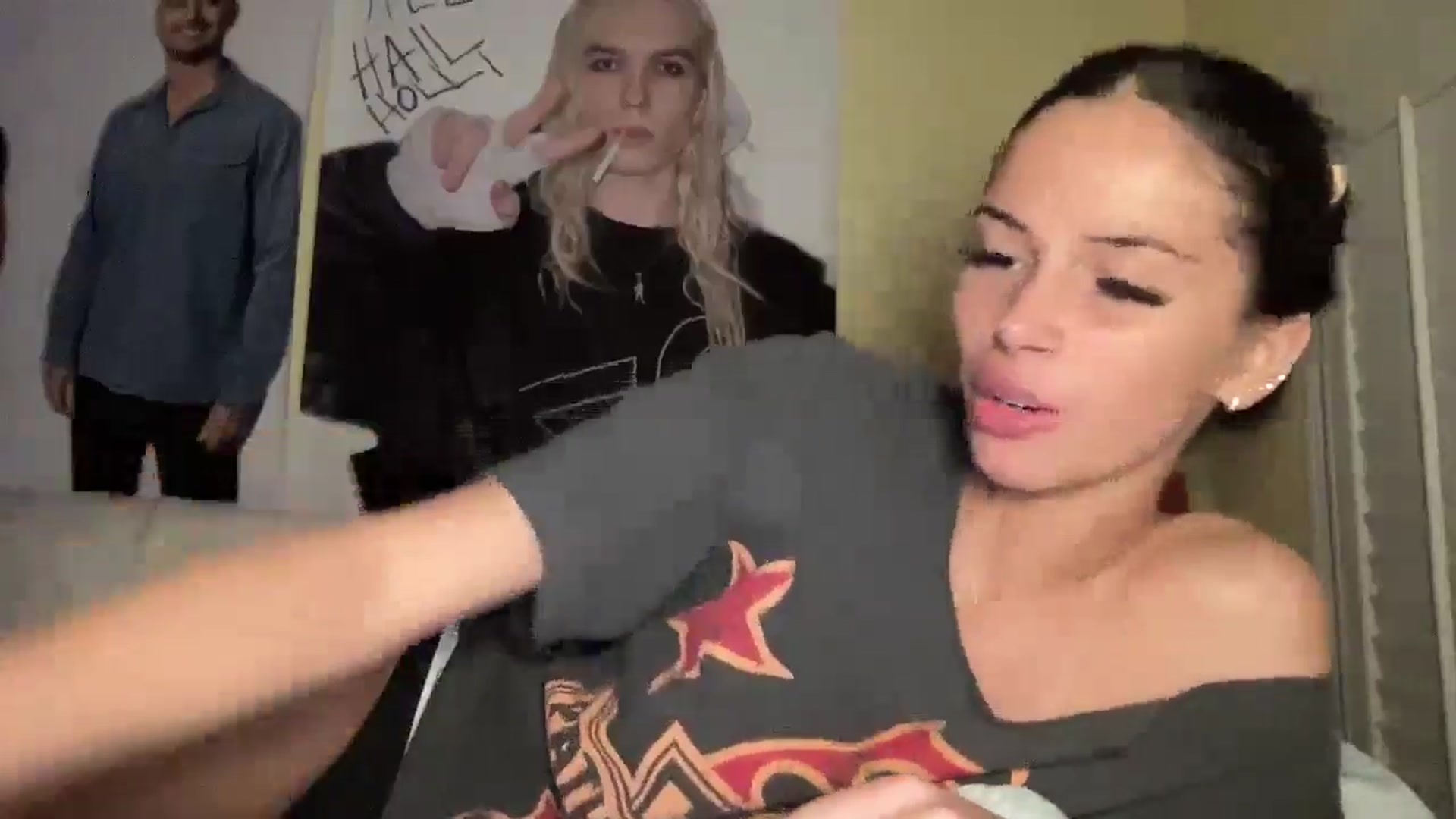 Gallery image thumbnail from Alliefrost's myfreecams stream on, 11/12/2025, 01:55 image 3 of 20