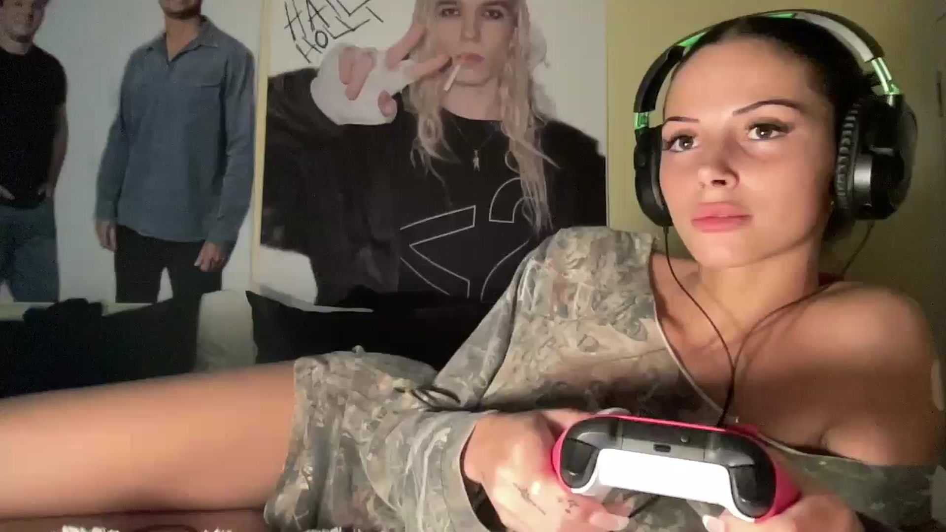 Gallery image thumbnail from Alliefrost's myfreecams stream on, 11/13/2025, 03:02 image 11 of 20