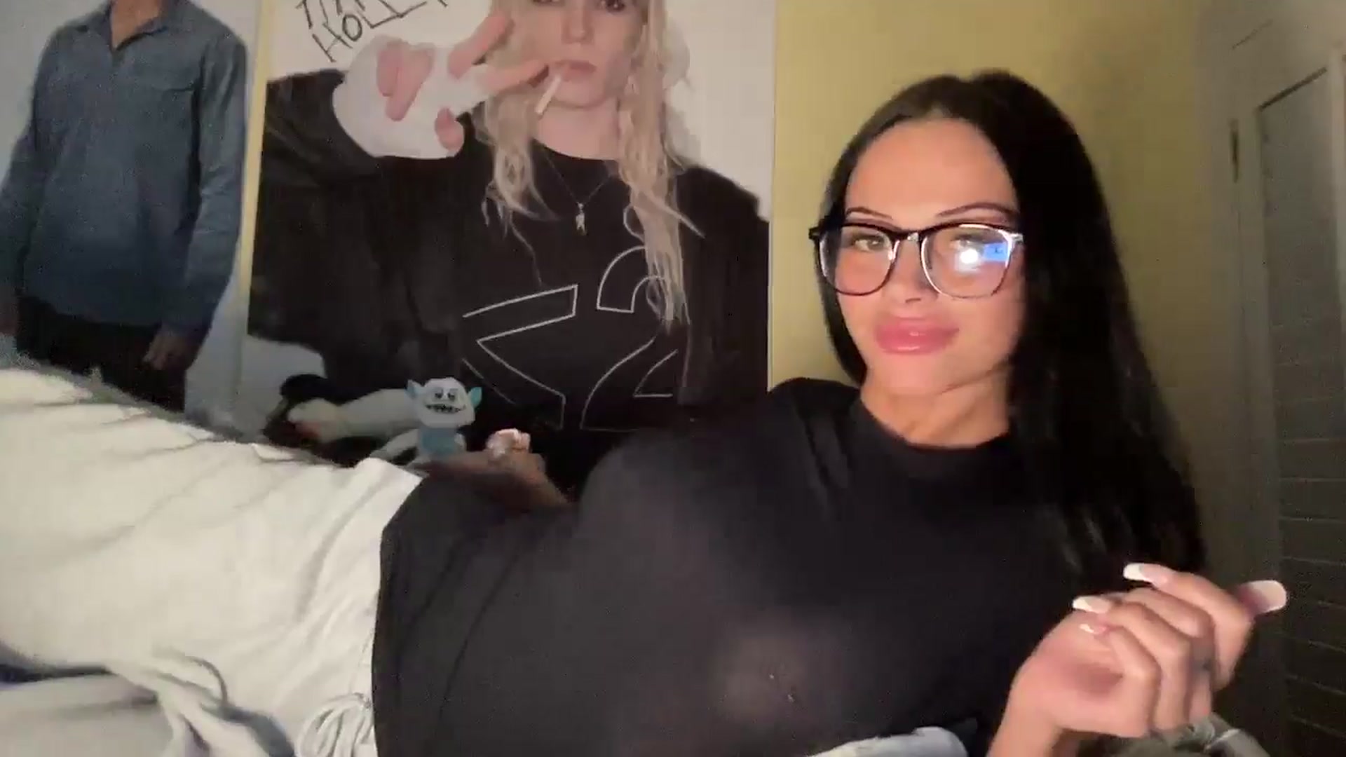 Gallery image thumbnail from Alliefrost's myfreecams stream on, 11/13/2025, 23:45 image 14 of 20