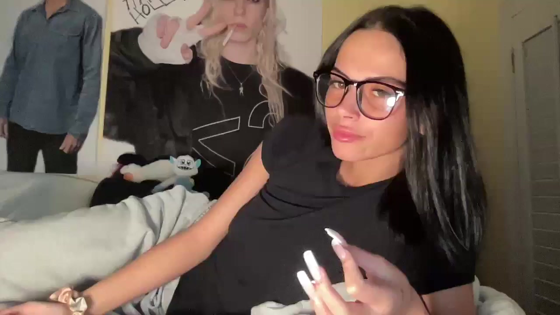 Gallery image thumbnail from Alliefrost's myfreecams stream on, 11/13/2025, 23:45 image 1 of 20