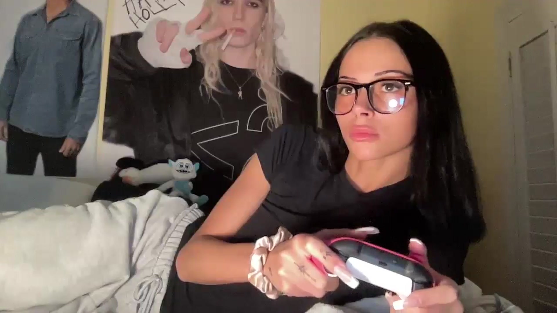Gallery image thumbnail from Alliefrost's myfreecams stream on, 11/13/2025, 23:45 image 8 of 20