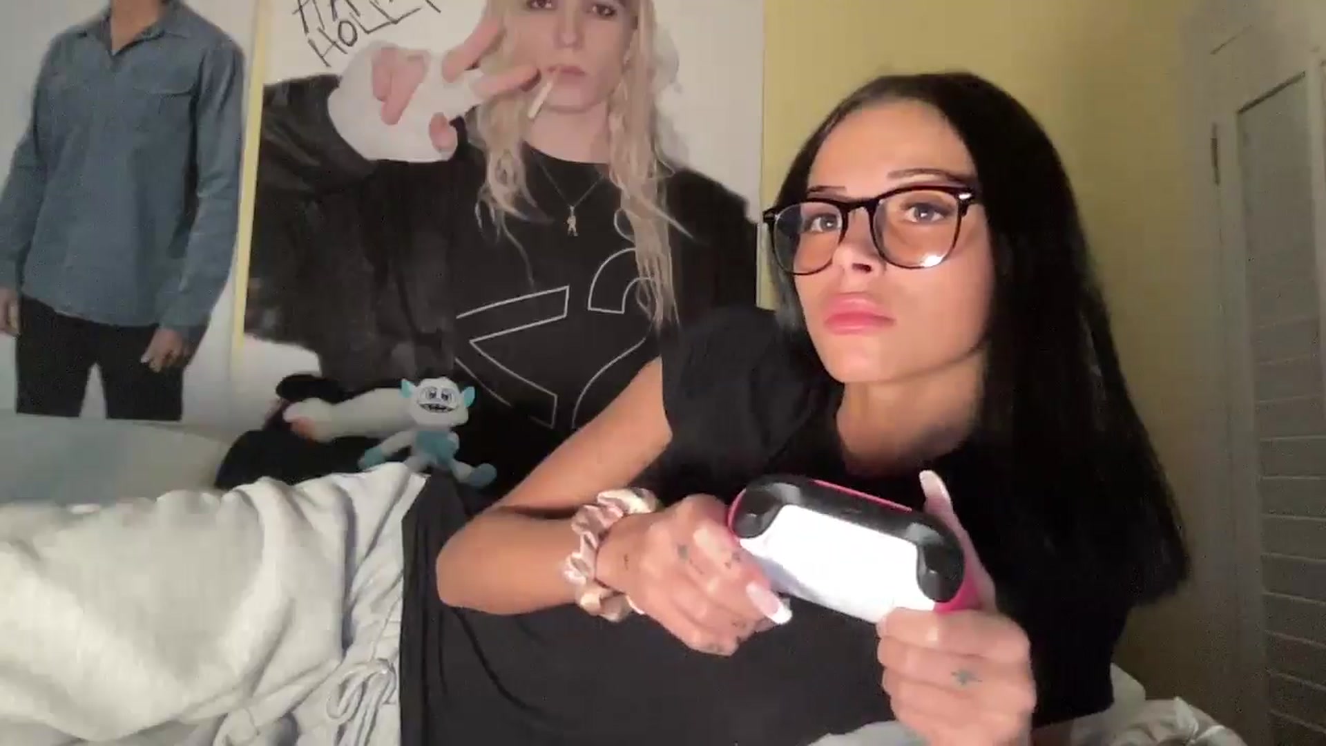 Gallery image thumbnail from Alliefrost's myfreecams stream on, 11/13/2025, 23:45 image 11 of 20