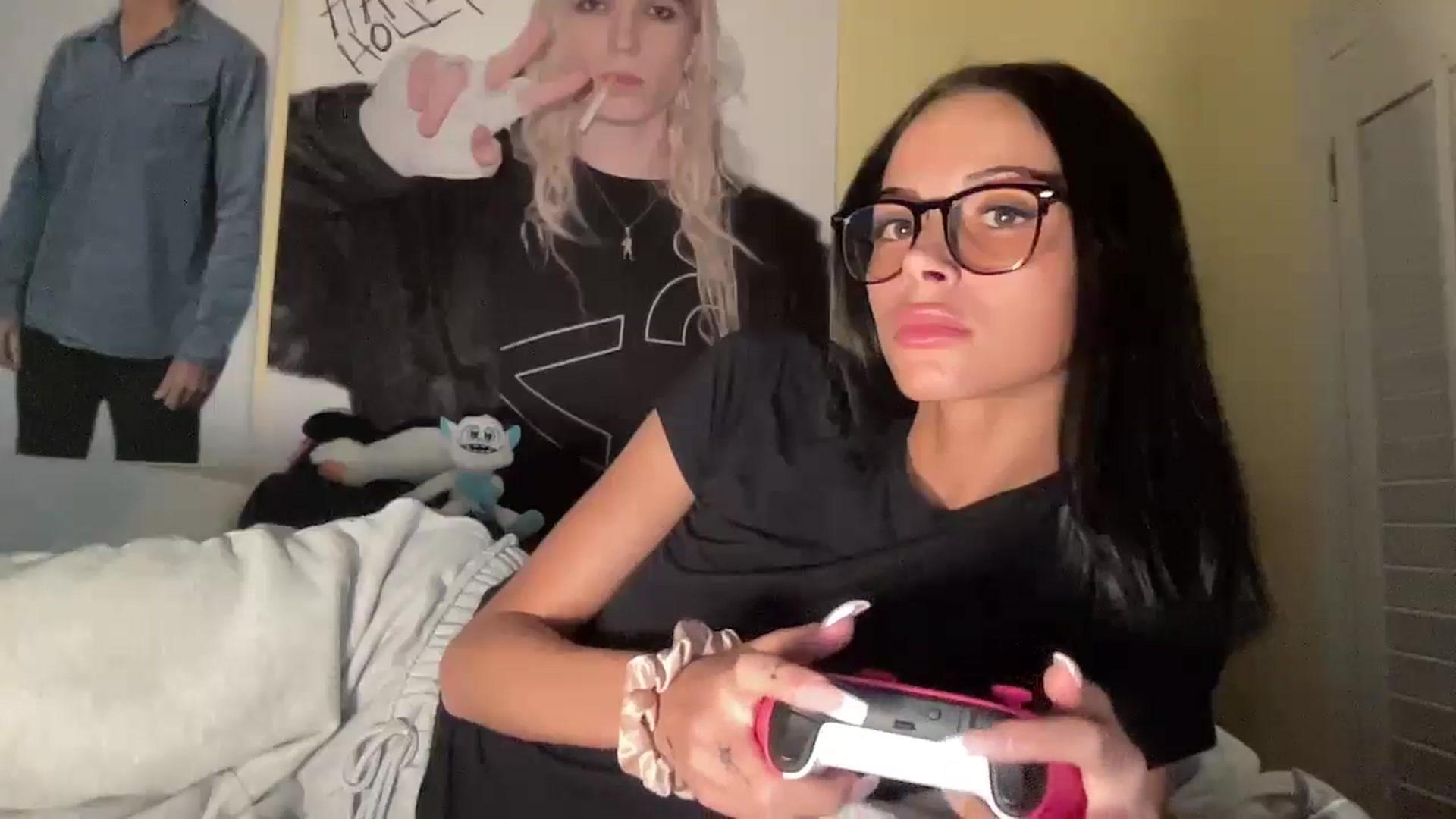 Gallery image thumbnail from Alliefrost's myfreecams stream on, 11/13/2025, 23:45 image 7 of 20
