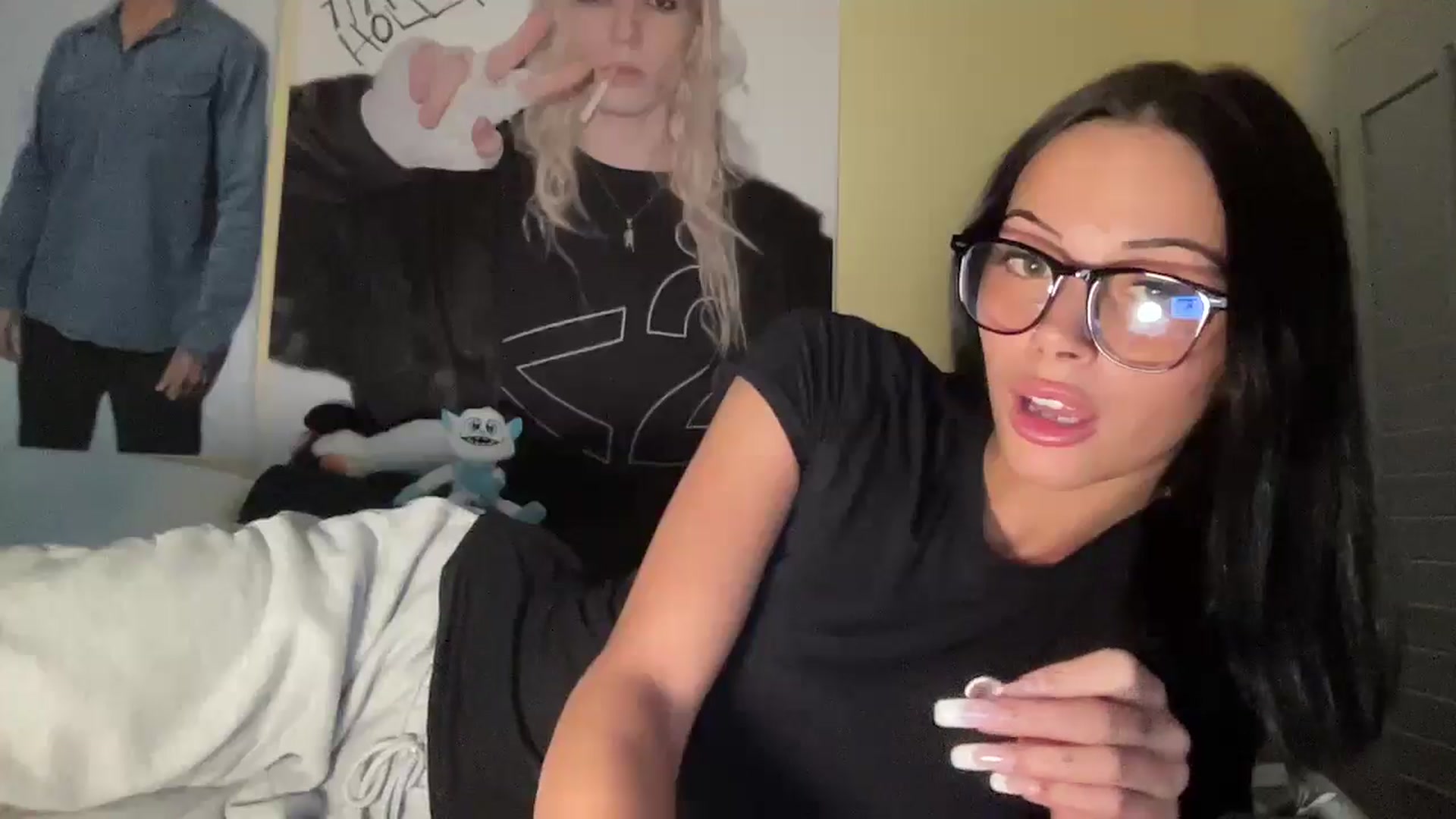 Gallery image thumbnail from Alliefrost's myfreecams stream on, 11/13/2025, 23:45 image 15 of 20