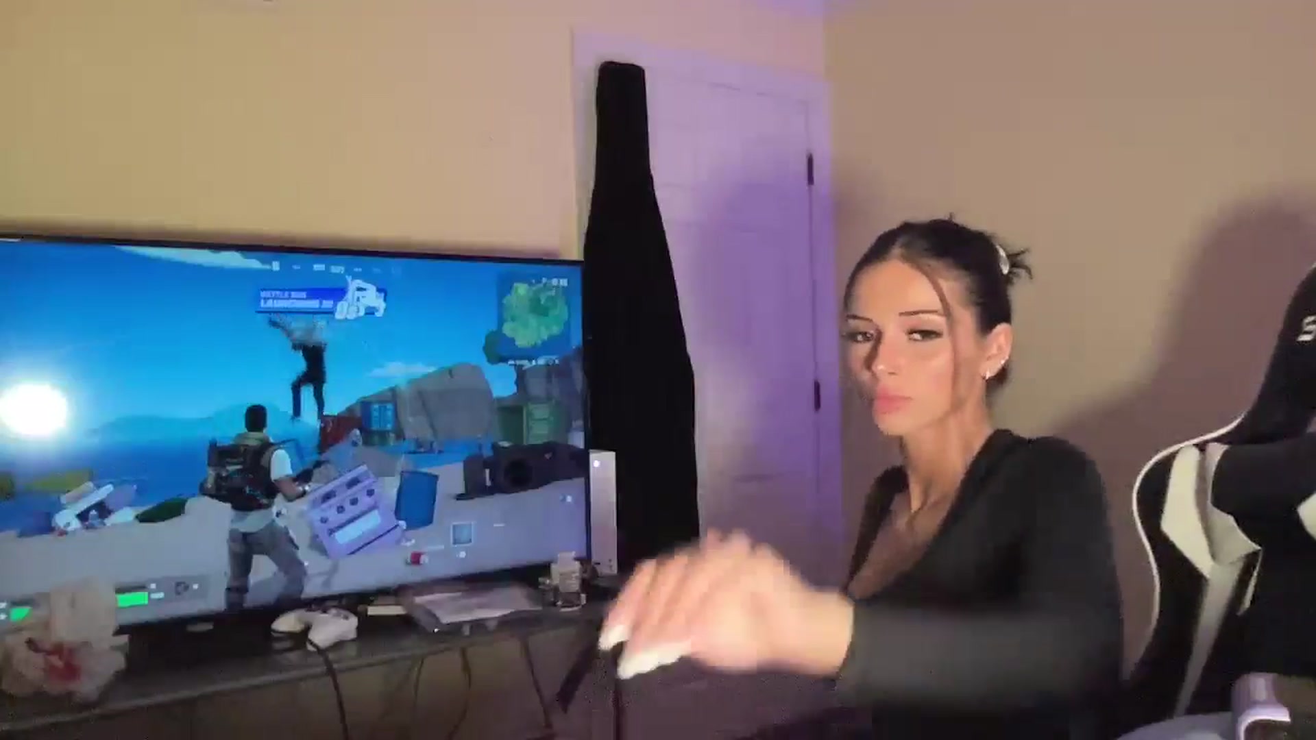 Gallery image thumbnail from Alliefrost's myfreecams stream on, 11/16/2025, 02:21 image 17 of 20