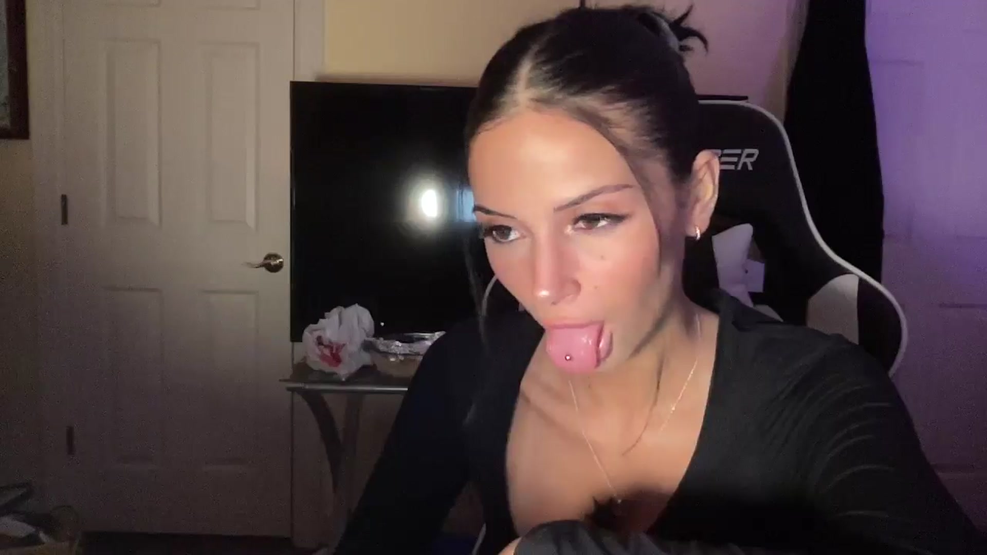 Gallery image thumbnail from Alliefrost's myfreecams stream on, 11/16/2025, 02:21 image 14 of 20