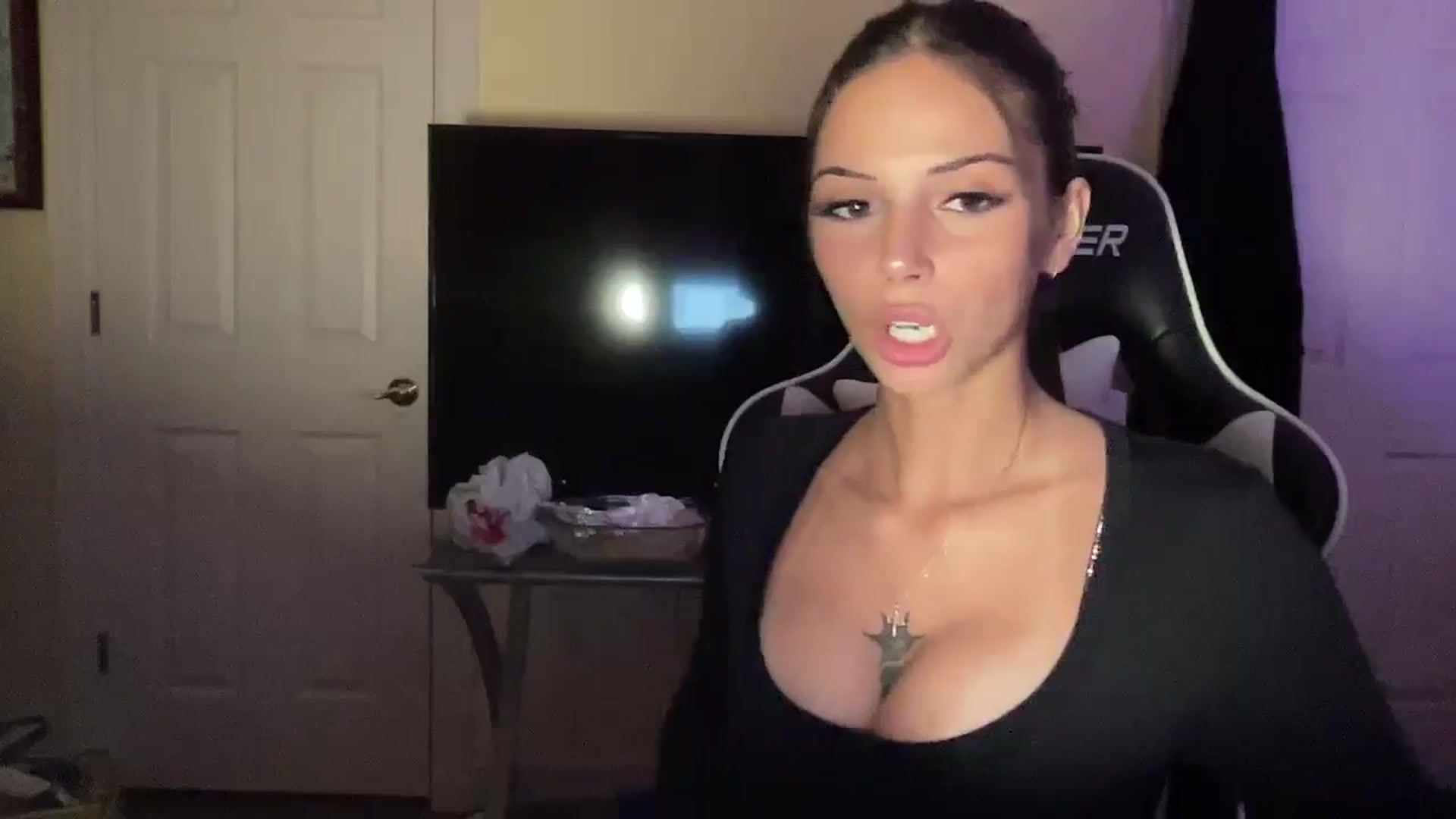 Gallery image thumbnail from Alliefrost's myfreecams stream on, 11/16/2025, 02:21 image 11 of 20