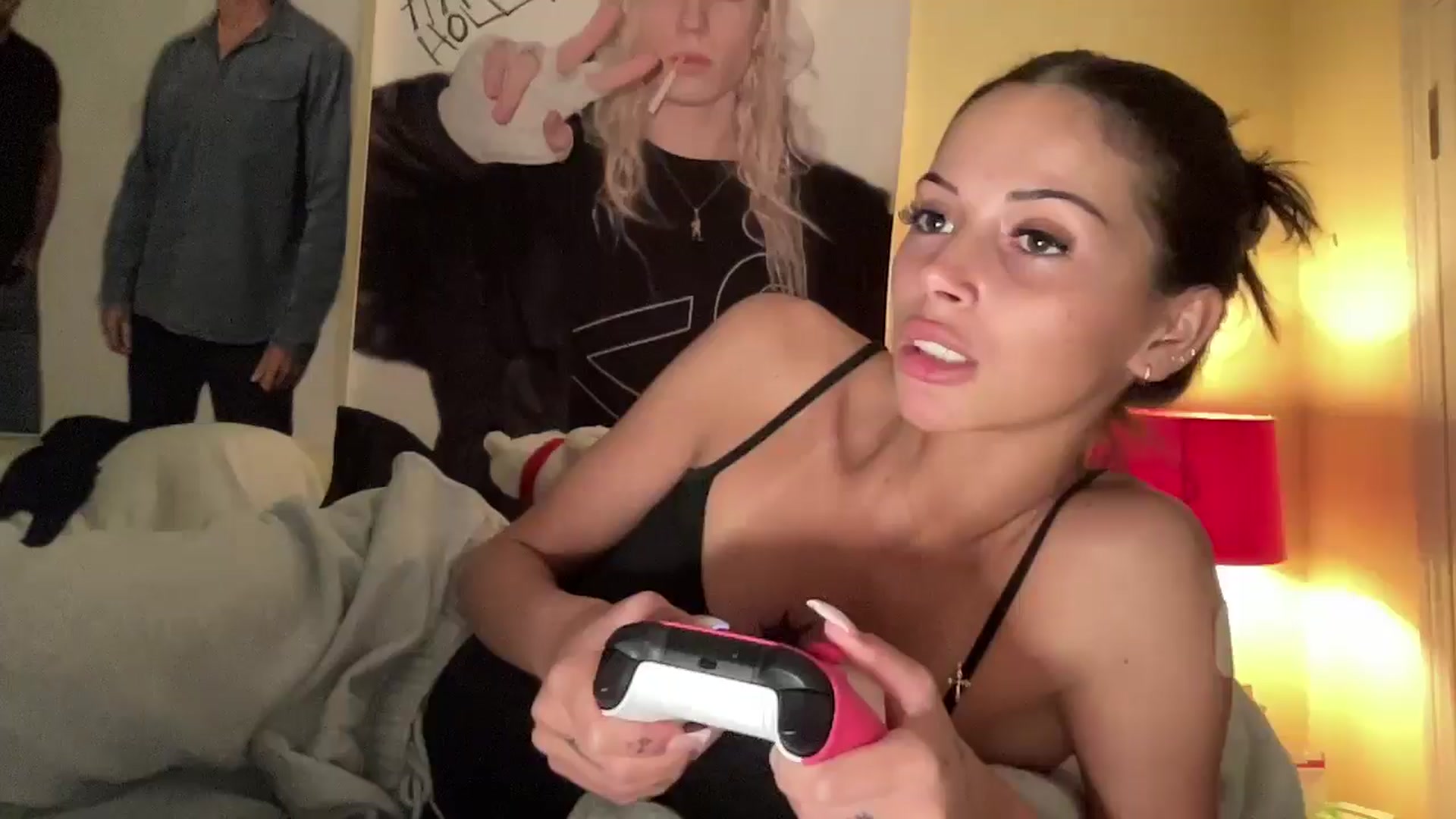 Gallery image thumbnail from Alliefrost's myfreecams stream on, 11/17/2025, 02:43 image 5 of 20