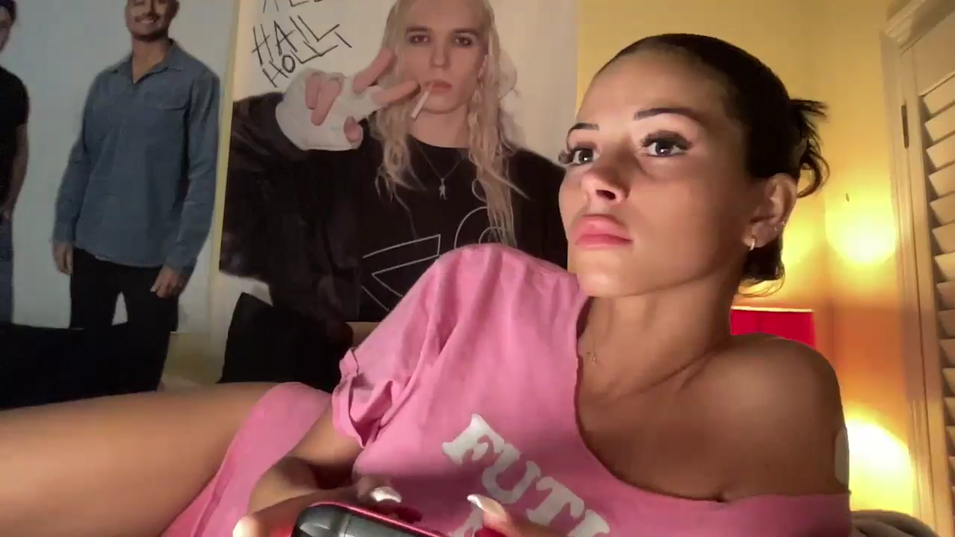 Gallery image thumbnail from Alliefrost's myfreecams stream on, 11/18/2025, 03:14 image 15 of 20