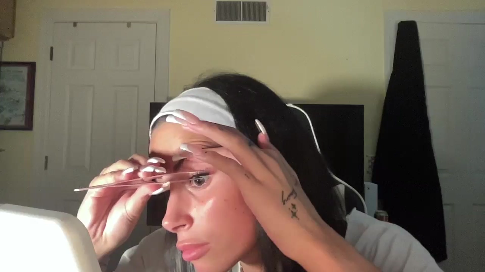 Gallery image thumbnail from Alliefrost's myfreecams stream on, 11/22/2025, 02:34 image 14 of 20