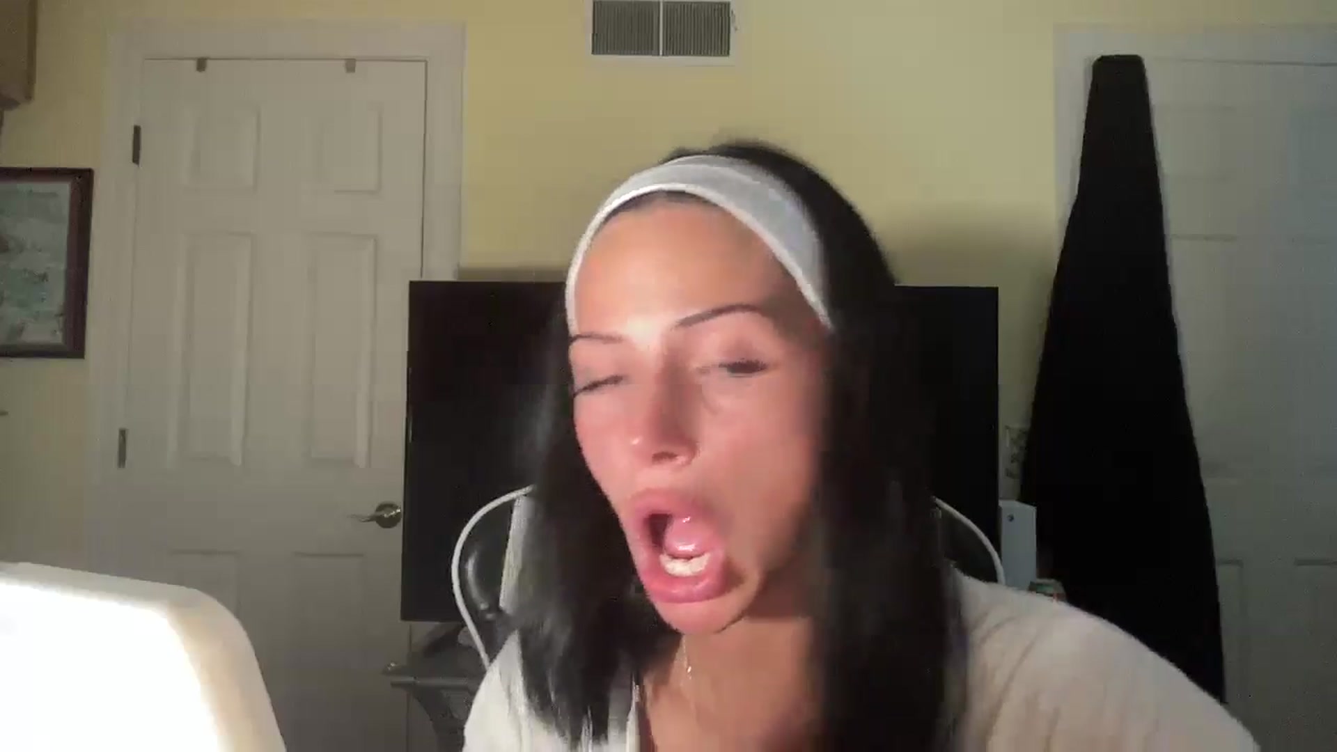 Gallery image thumbnail from Alliefrost's myfreecams stream on, 11/22/2025, 02:34 image 18 of 20