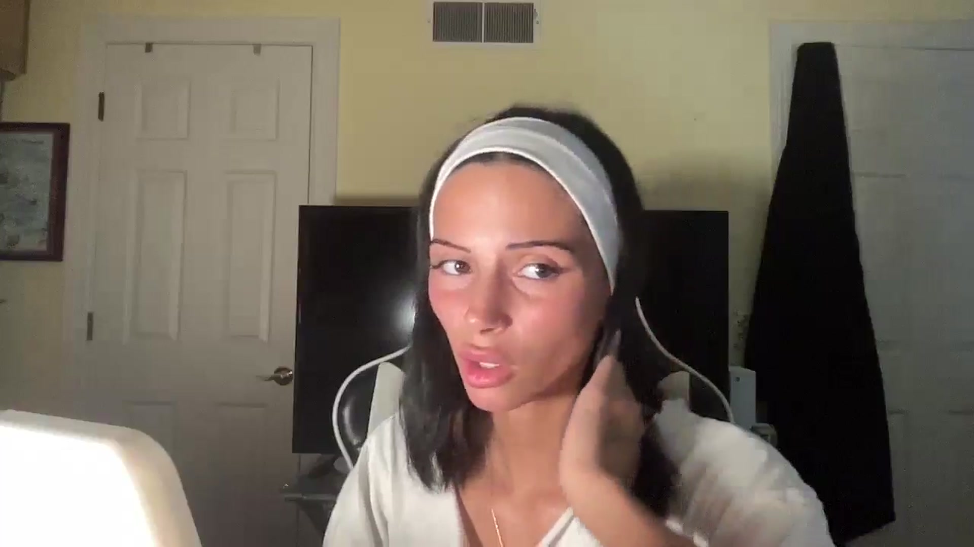Gallery image thumbnail from Alliefrost's myfreecams stream on, 11/22/2025, 02:34 image 7 of 20