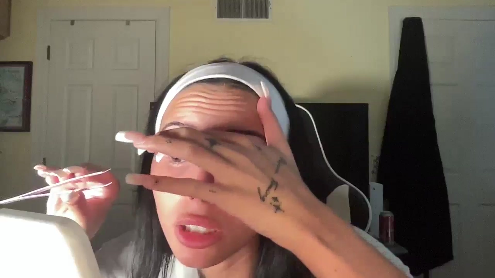 Gallery image thumbnail from Alliefrost's myfreecams stream on, 11/22/2025, 02:34 image 17 of 20
