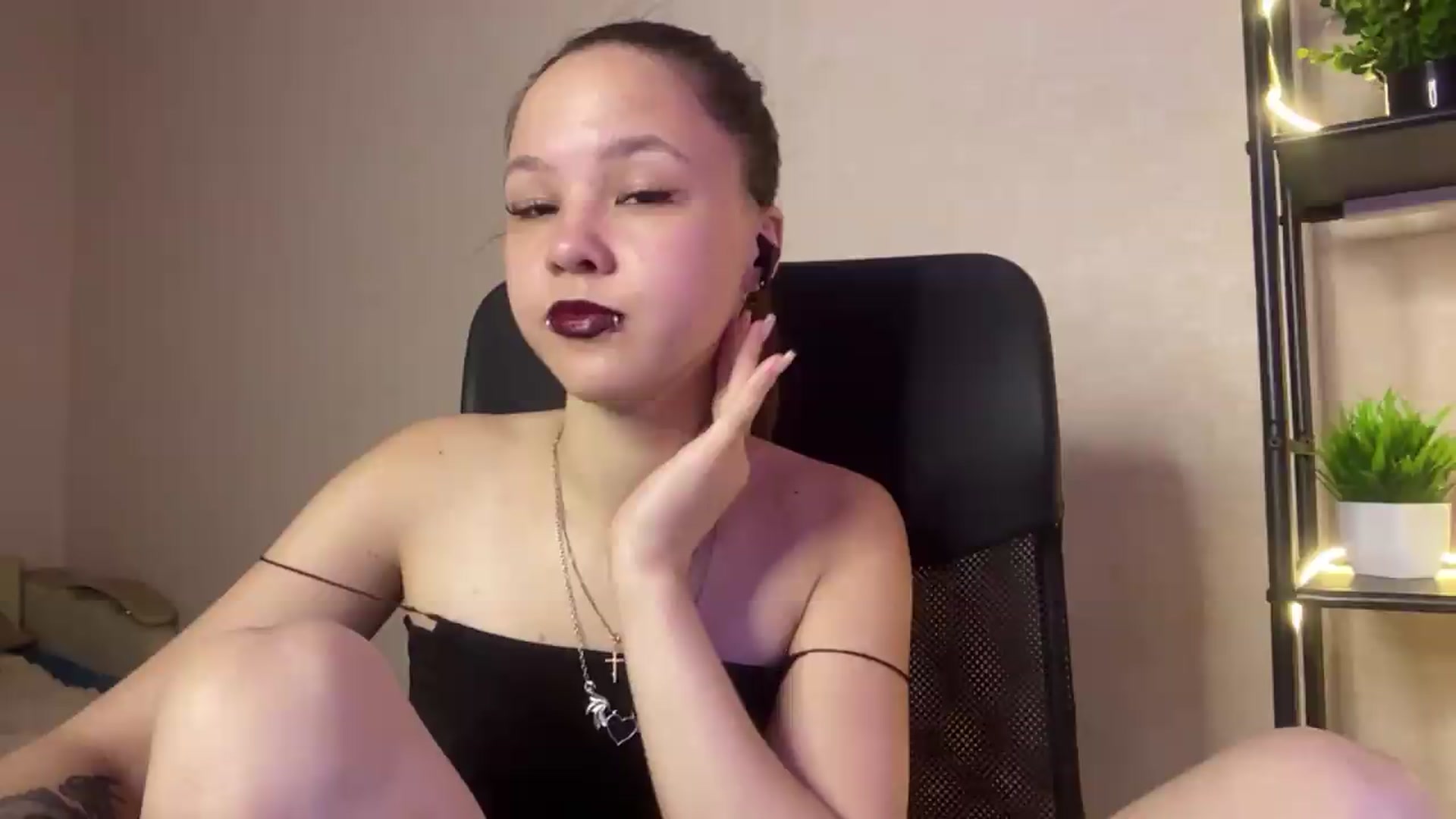 Gallery image thumbnail from AllisonArgentt's myfreecams stream on, 08/10/2026, 10:26 image 4 of 20