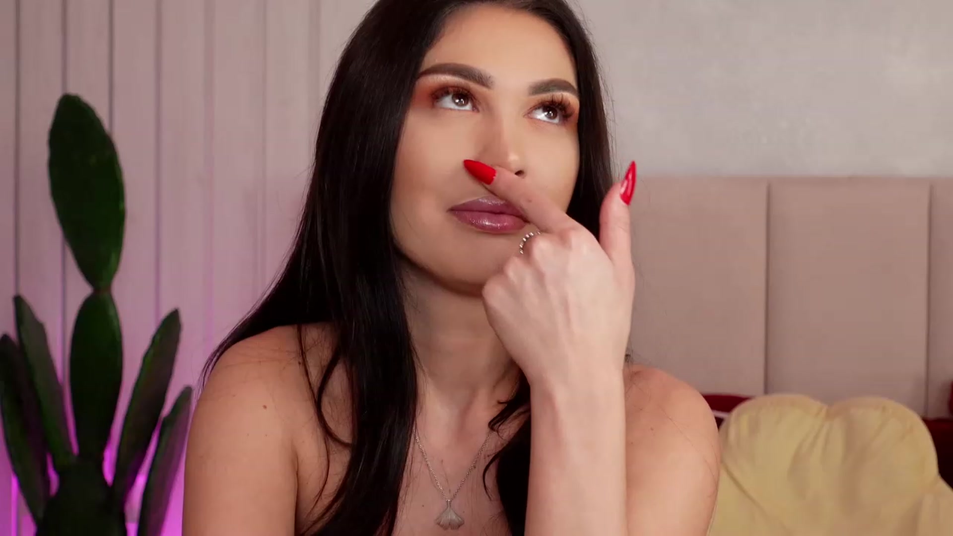 Gallery image thumbnail from AllisonDesire's myfreecams stream on, 11/18/2022, 11:04 image 17 of 20