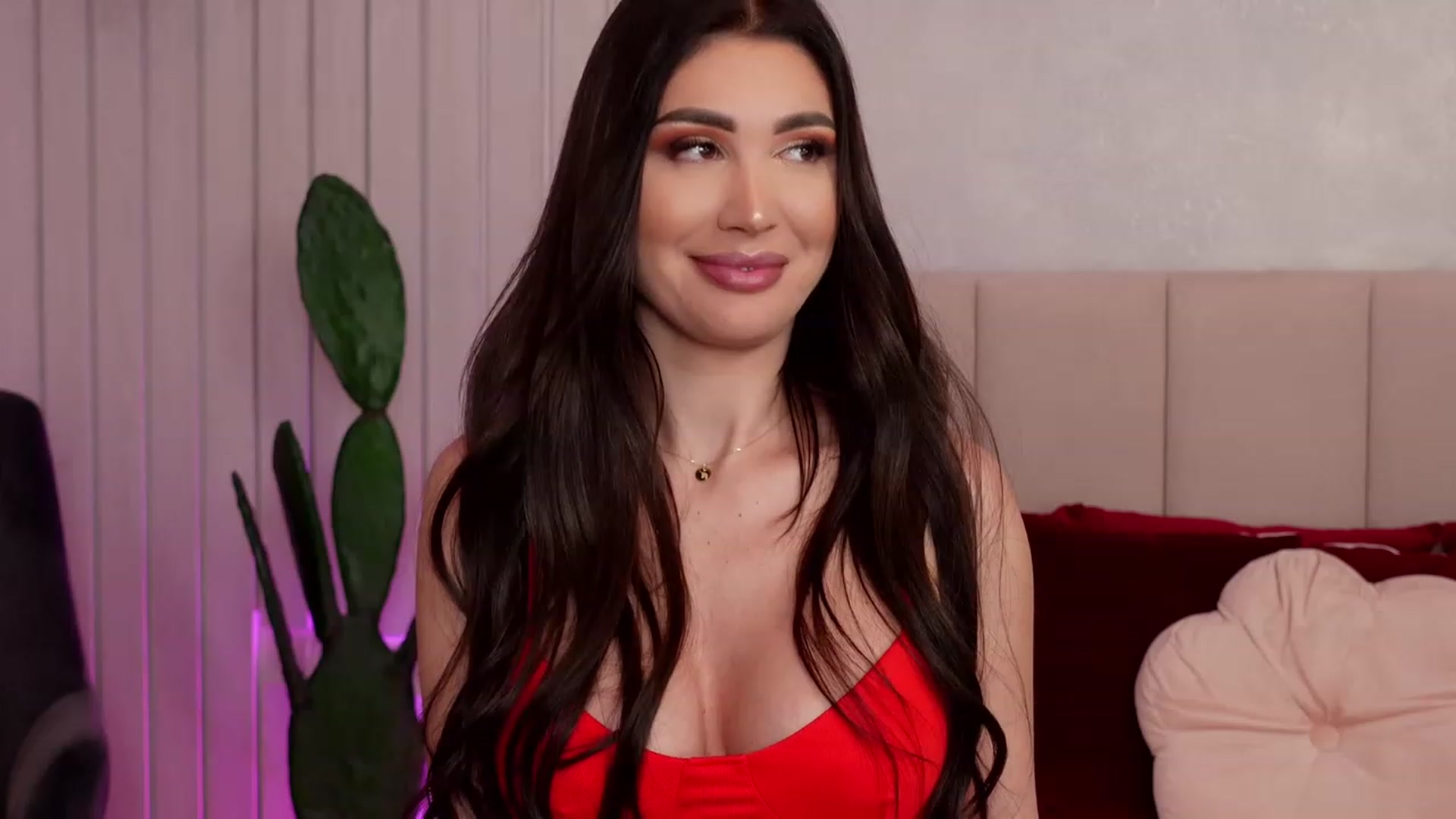Gallery image thumbnail from AllisonDesire's myfreecams stream on, 01/16/2023, 08:15 image 9 of 20