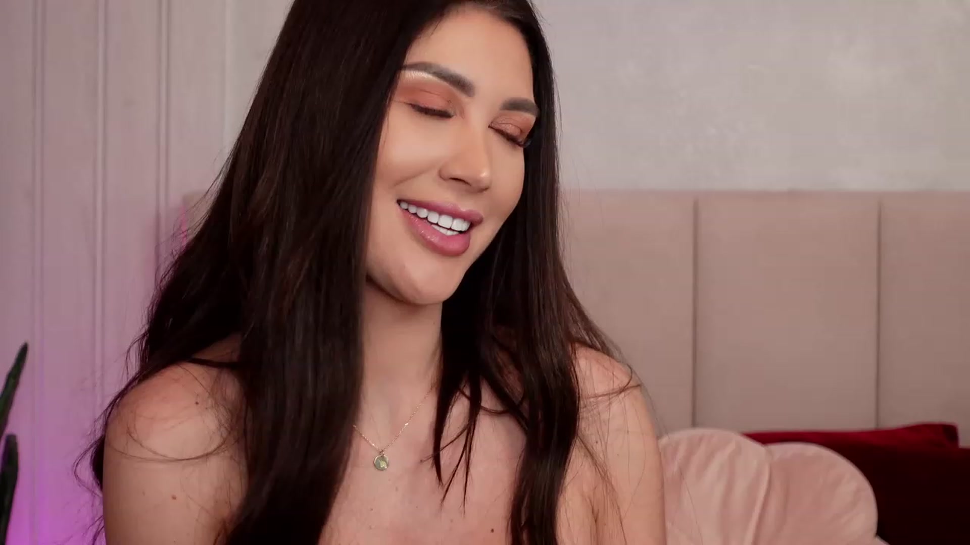Gallery image thumbnail from AllisonDesire's myfreecams stream on, 01/25/2023, 11:44 image 15 of 20
